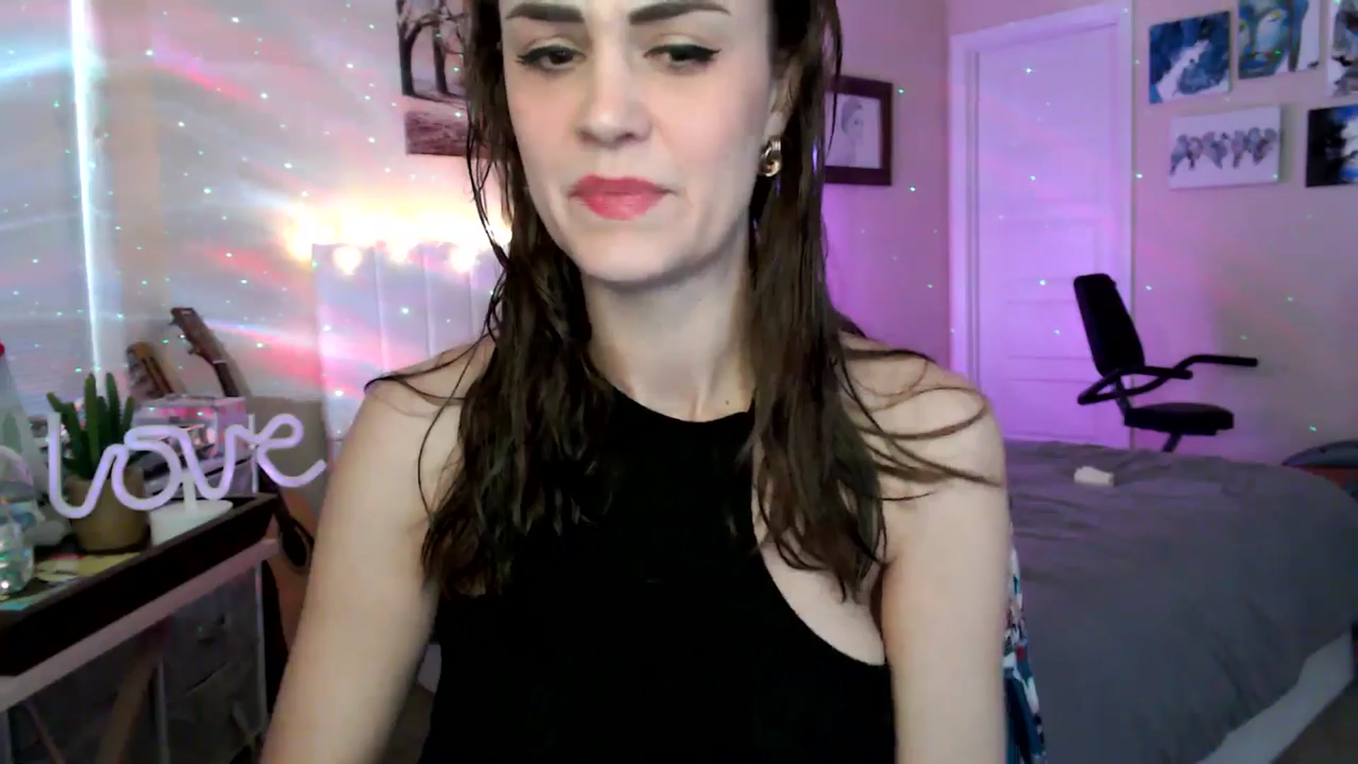 Gallery image thumbnail from HeidiKlumsy's myfreecams stream on, 04/07/2026, 23:31 image 12 of 20