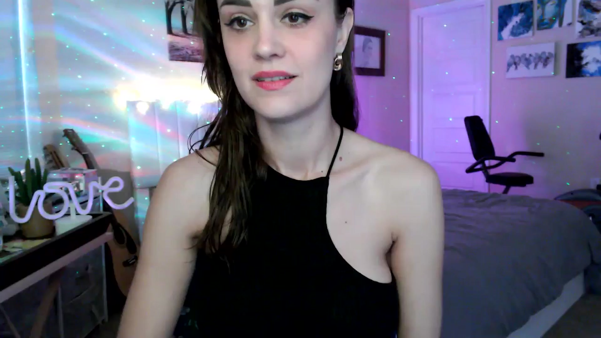 Gallery image thumbnail from HeidiKlumsy's myfreecams stream on, 04/07/2026, 23:31 image 15 of 20