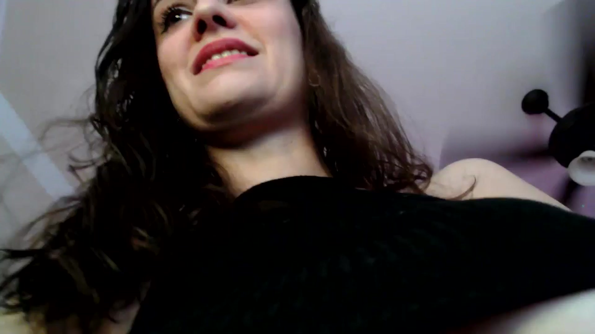 Gallery image thumbnail from HeidiKlumsy's myfreecams stream on, 04/07/2026, 23:31 image 11 of 20