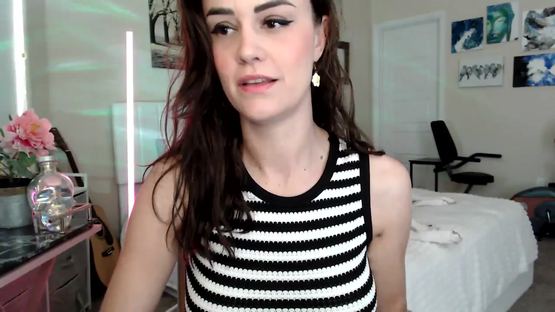 Gallery image thumbnail from HeidiKlumsy's myfreecams stream on, 04/13/2026, 21:39 image 5 of 20