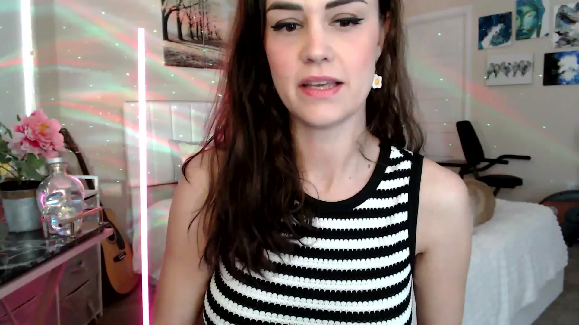 Gallery image thumbnail from HeidiKlumsy's myfreecams stream on, 04/13/2026, 21:39 image 14 of 20
