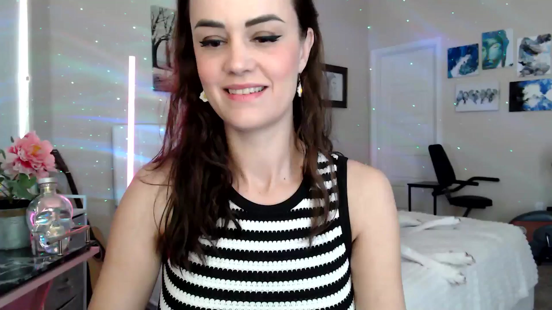 Gallery image thumbnail from HeidiKlumsy's myfreecams stream on, 04/13/2026, 21:39 image 9 of 20