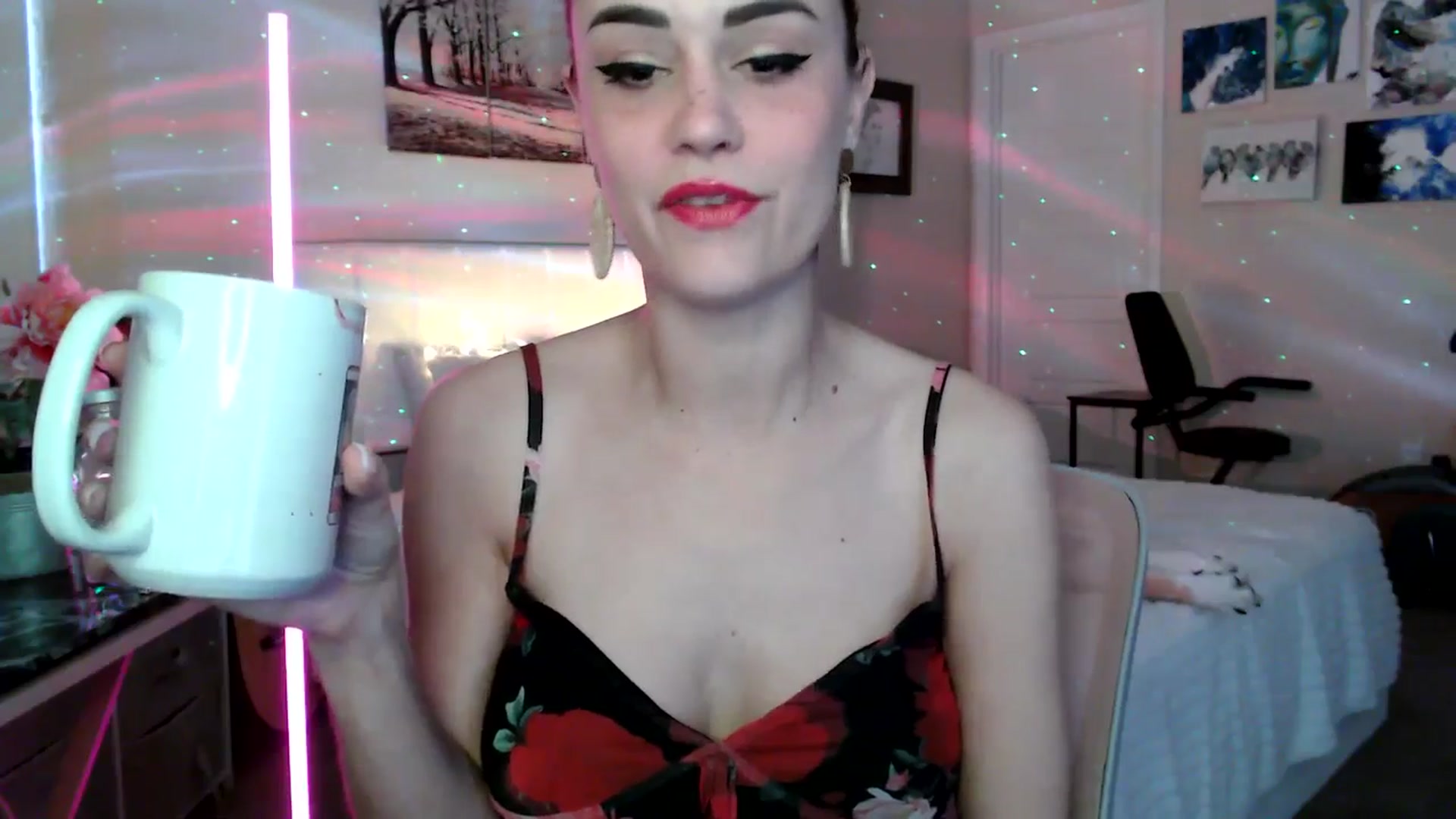 Gallery image thumbnail from HeidiKlumsy's myfreecams stream on, 04/14/2026, 21:29 image 8 of 20