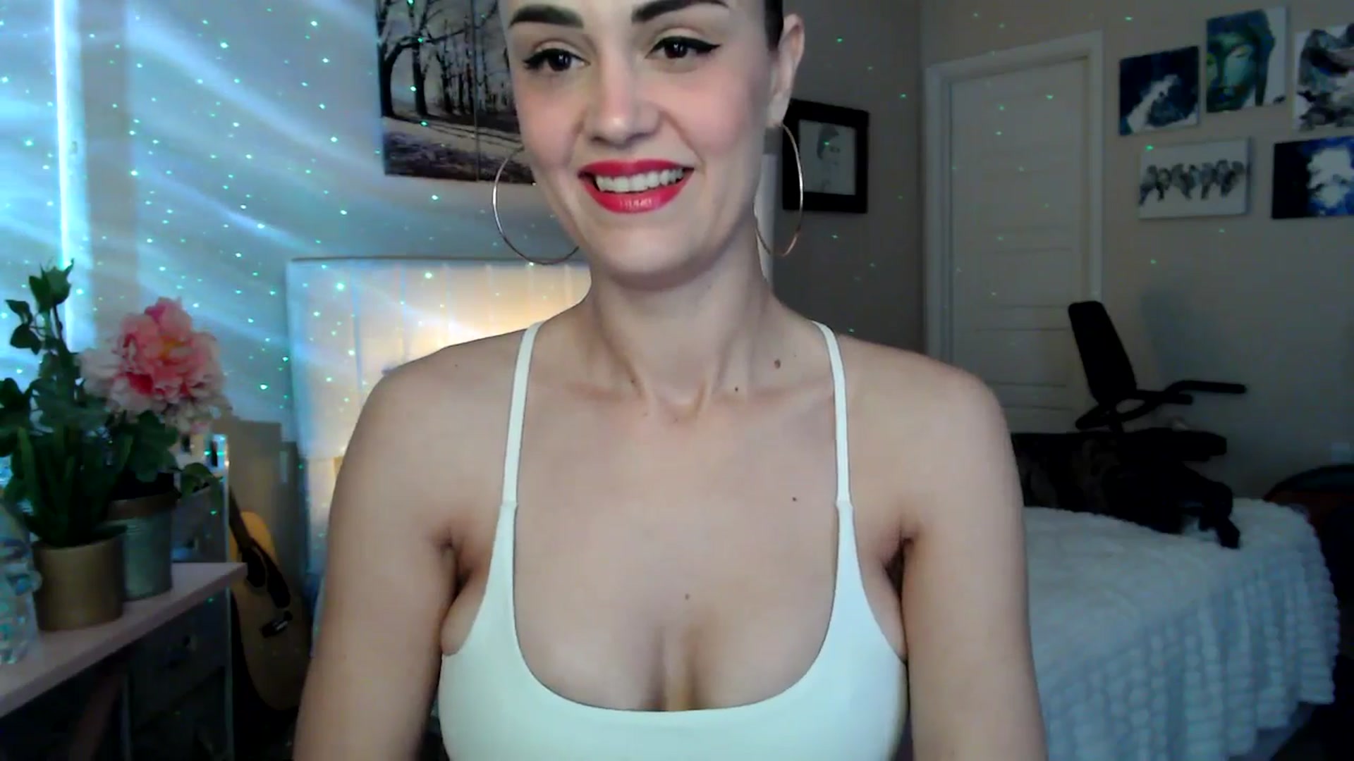 Gallery image thumbnail from HeidiKlumsy's myfreecams stream on, 04/17/2026, 22:03 image 19 of 20