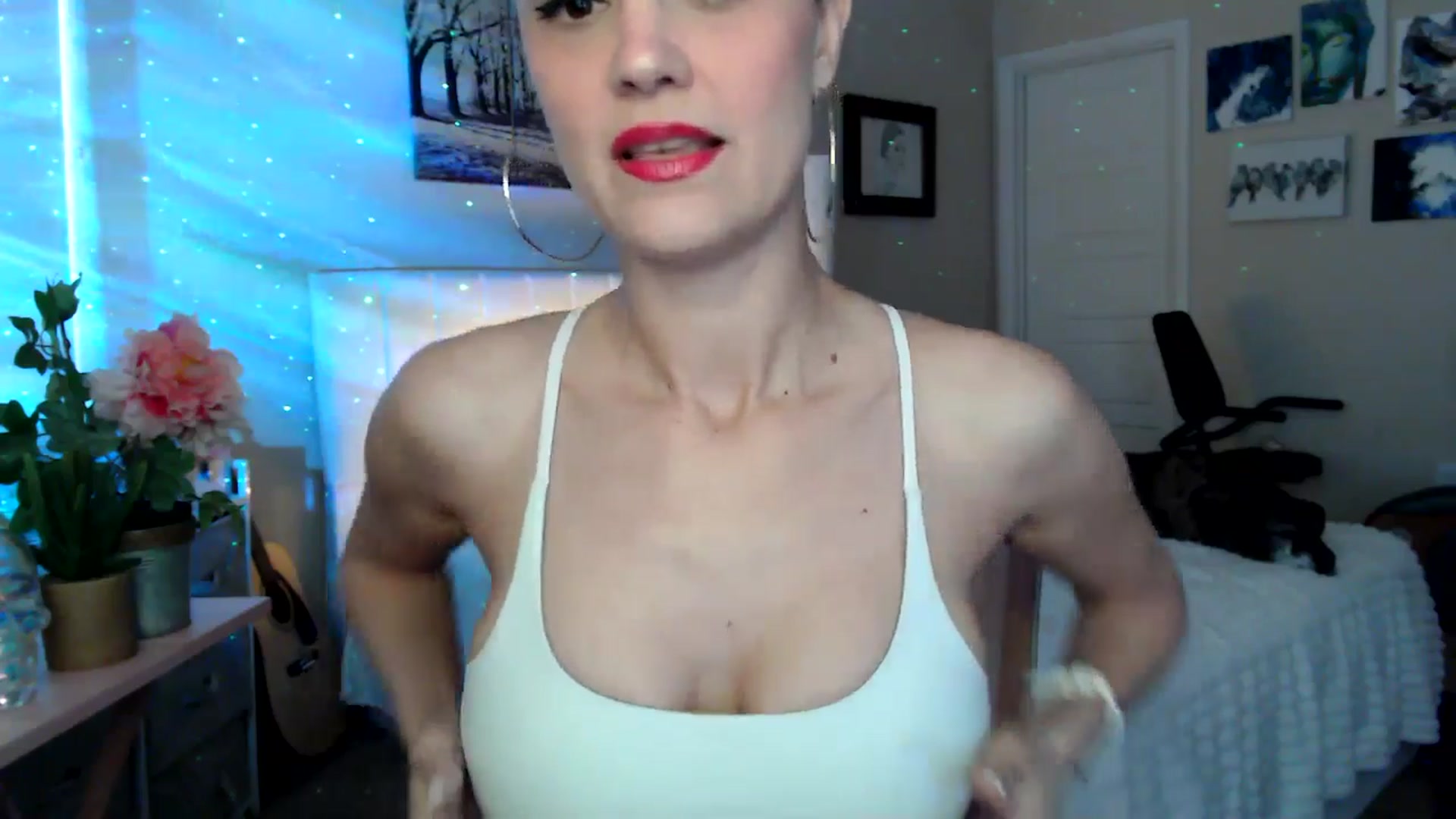 Gallery image thumbnail from HeidiKlumsy's myfreecams stream on, 04/17/2026, 22:03 image 14 of 20