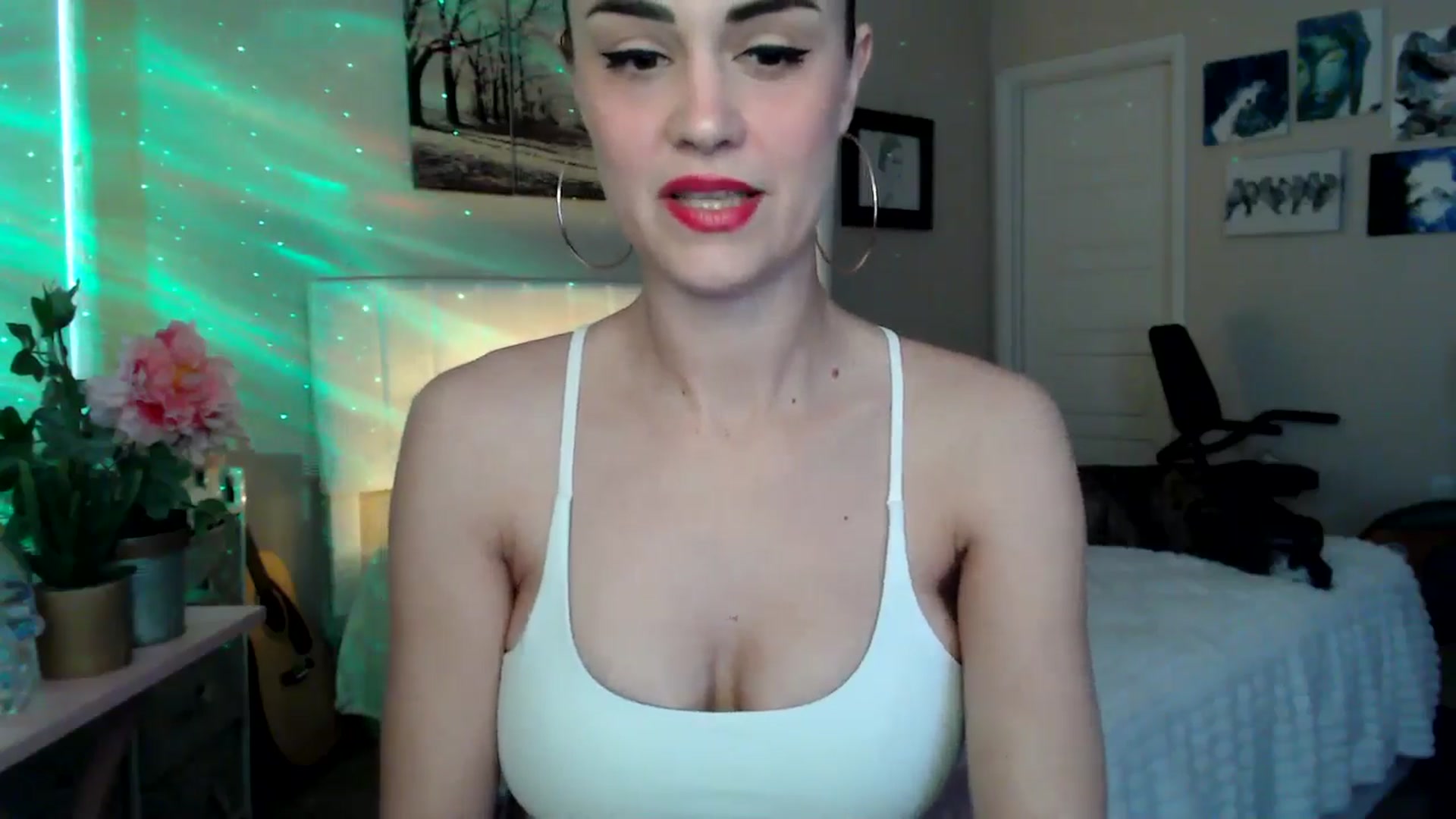 Gallery image thumbnail from HeidiKlumsy's myfreecams stream on, 04/17/2026, 22:03 image 15 of 20