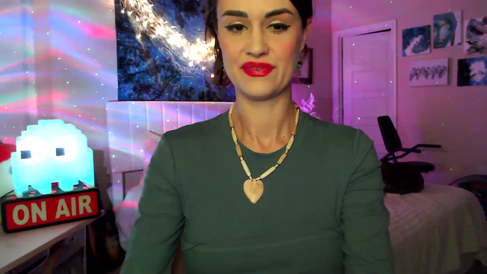 Gallery image thumbnail from HeidiKlumsy's myfreecams stream on, 04/24/2026, 02:59 image 6 of 20