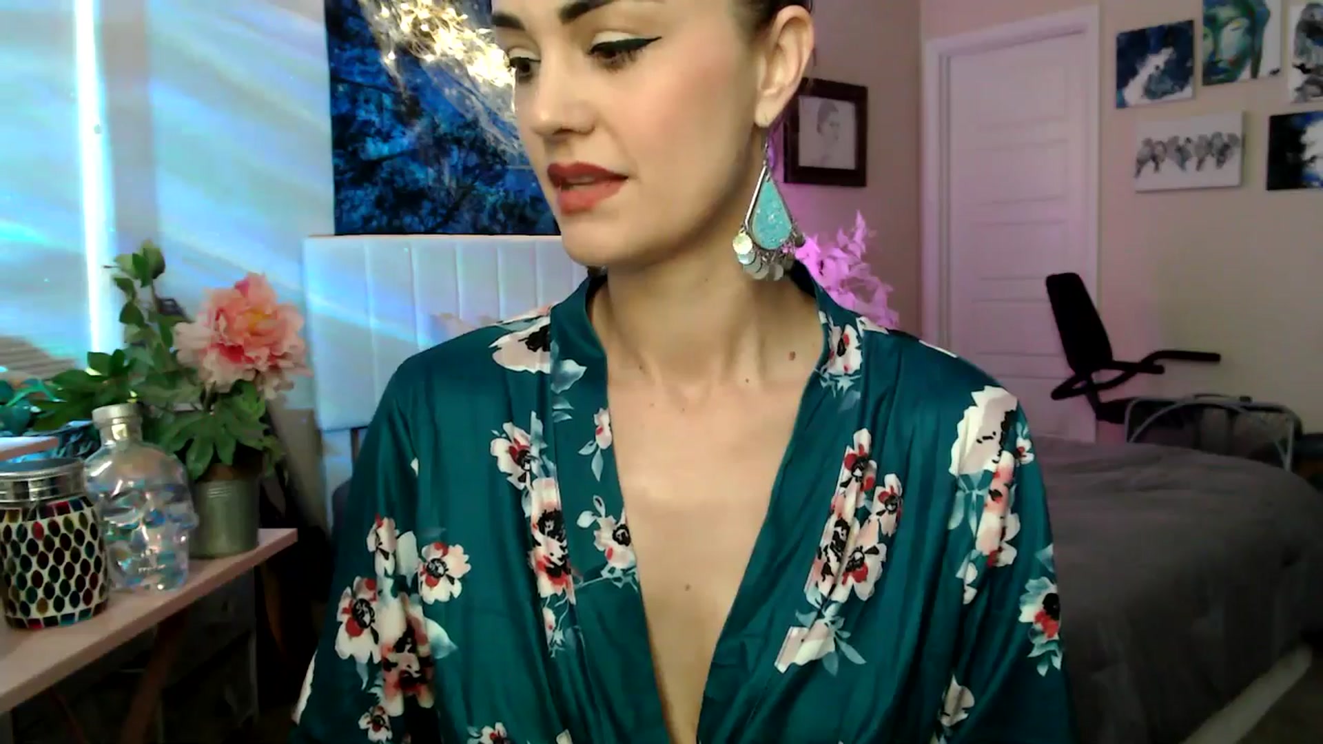 Gallery image thumbnail from HeidiKlumsy's myfreecams stream on, 04/28/2026, 24:03 image 17 of 20