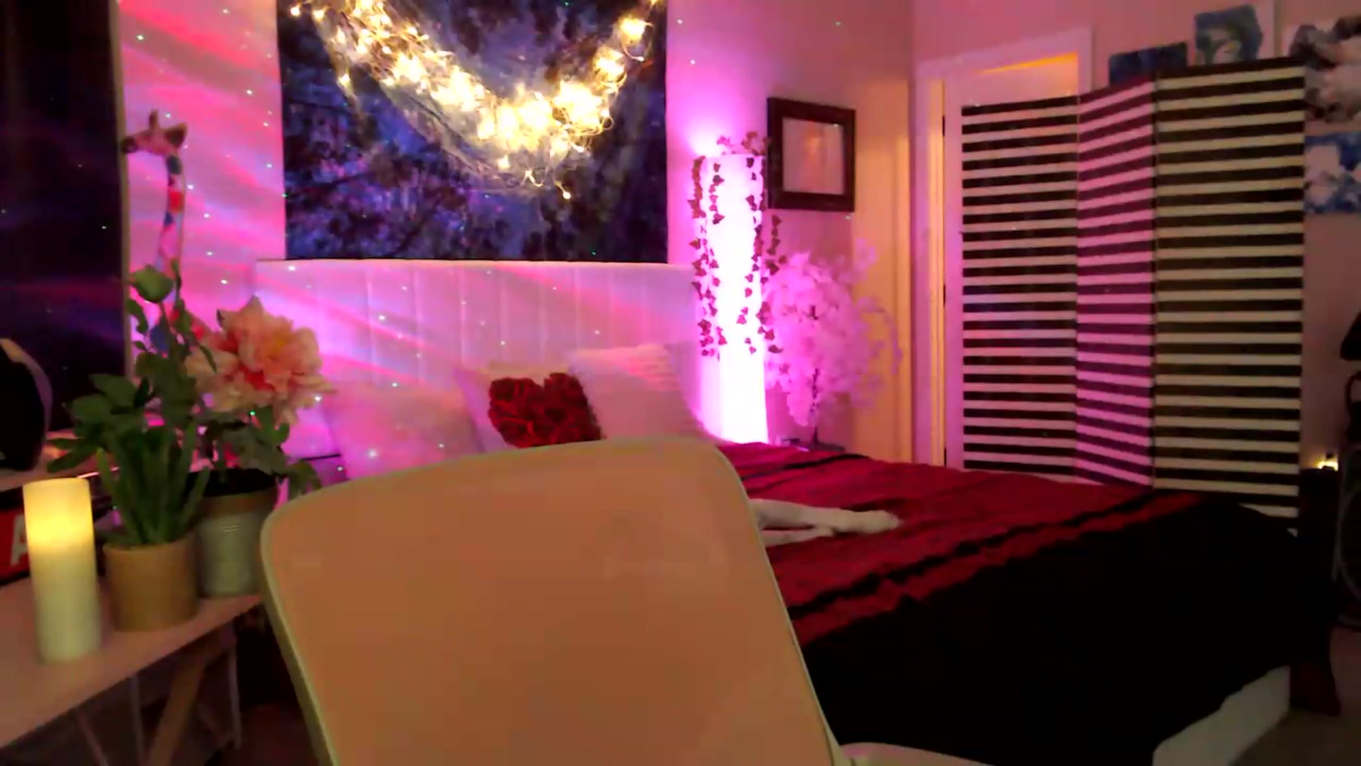 Gallery image thumbnail from HeidiKlumsy's myfreecams stream on, 06/02/2026, 20:59 image 15 of 20
