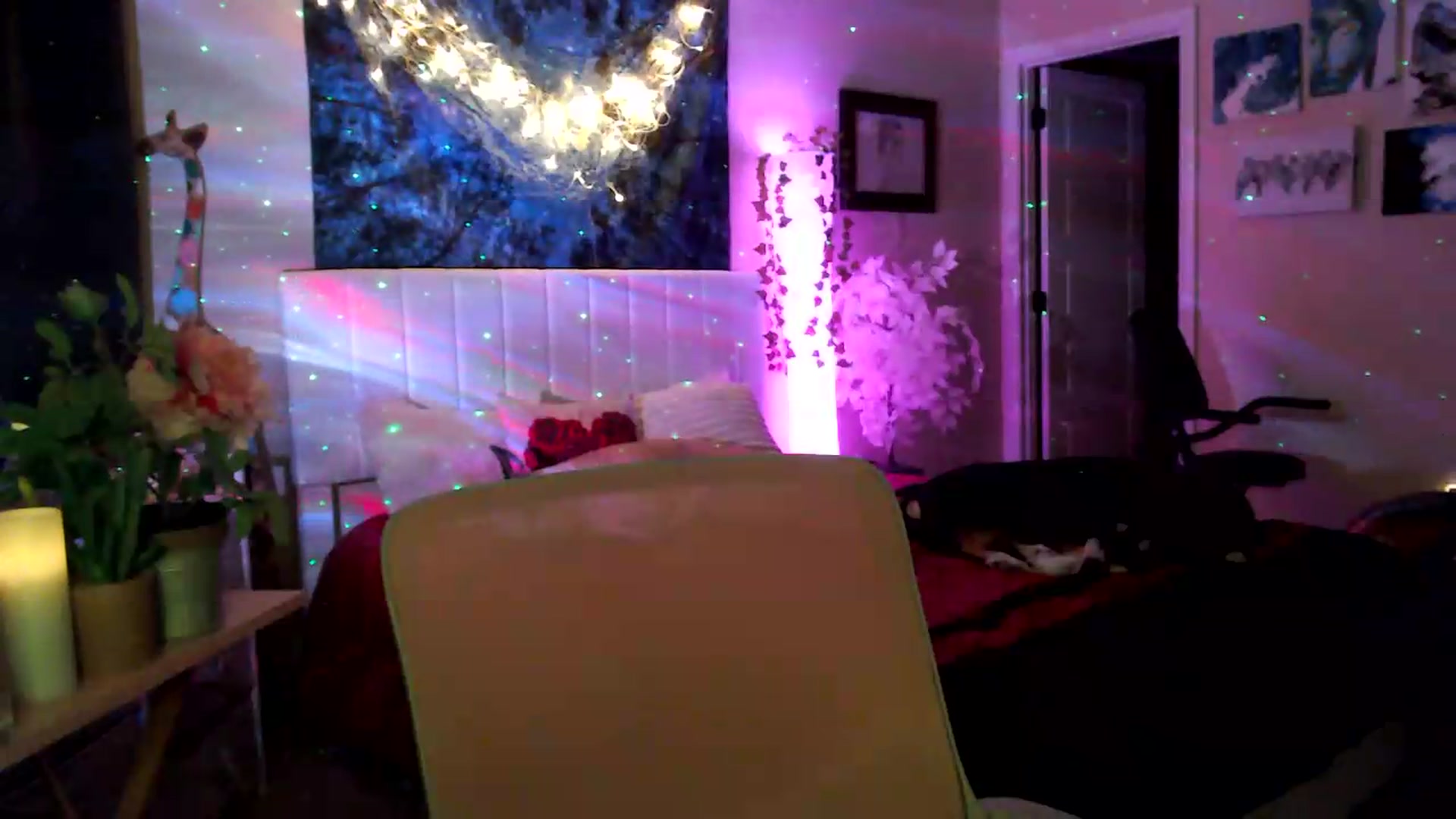 Gallery image thumbnail from HeidiKlumsy's myfreecams stream on, 06/04/2026, 06:43 image 2 of 20