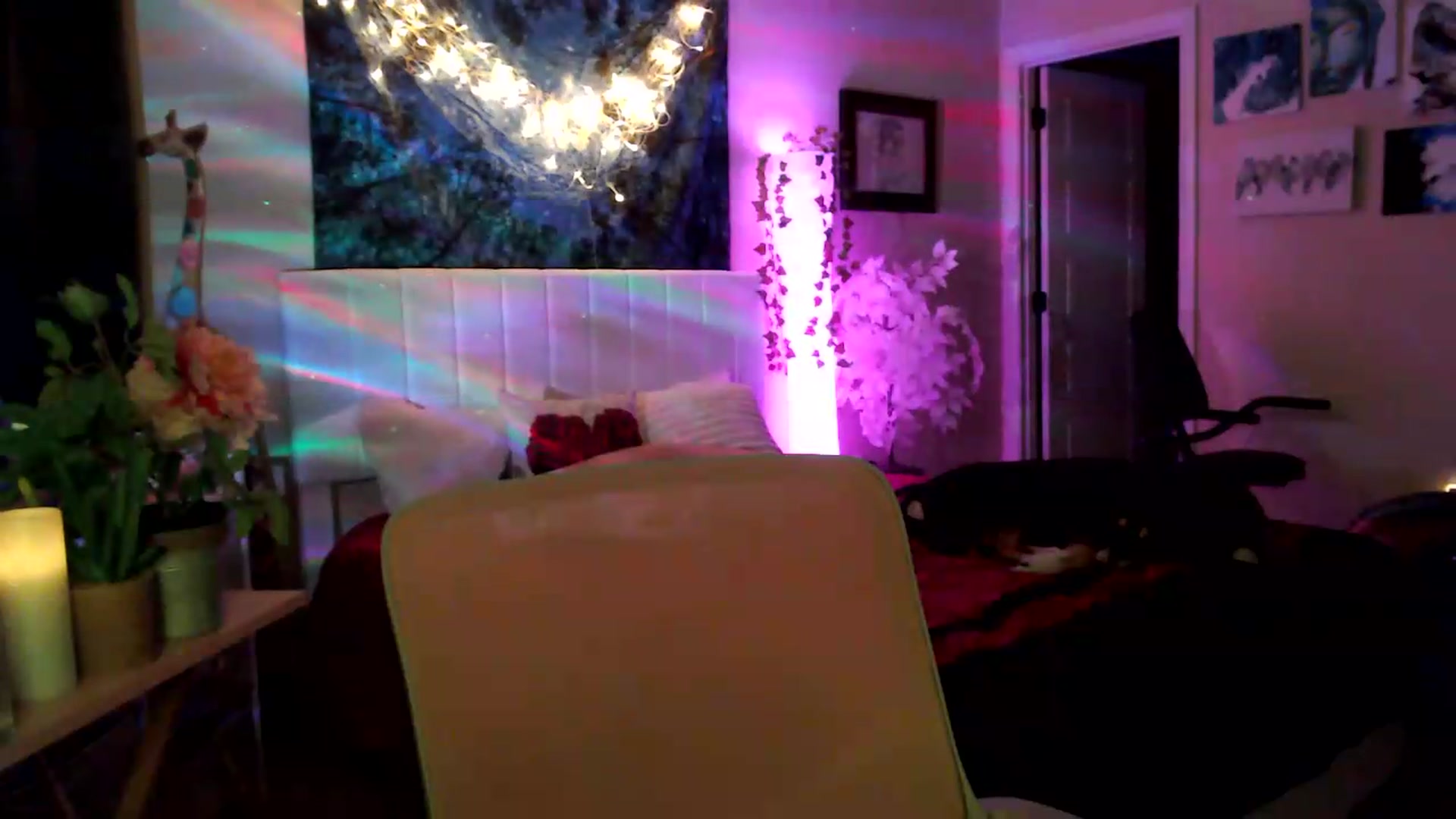 Gallery image thumbnail from HeidiKlumsy's myfreecams stream on, 06/04/2026, 06:43 image 5 of 20