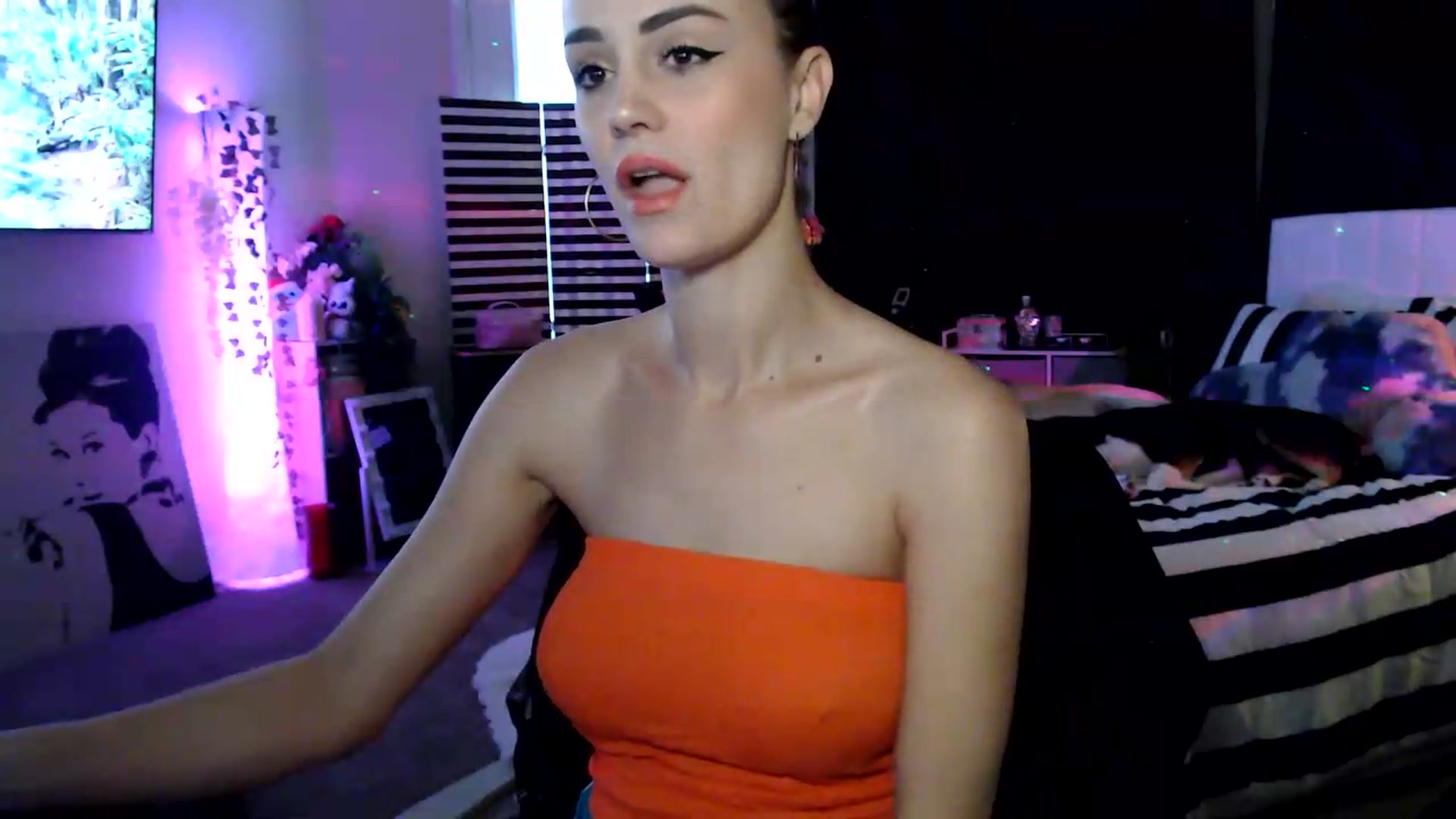Gallery image thumbnail from HeidiKlumsy's myfreecams stream on, 06/15/2026, 23:19 image 8 of 20