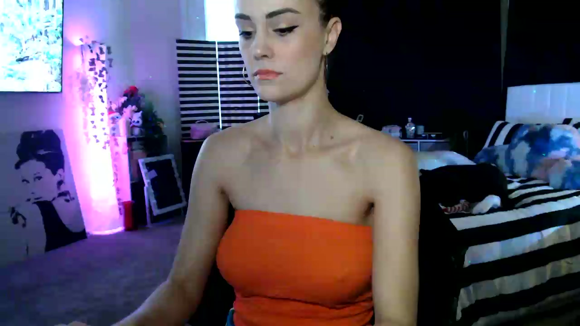 Gallery image thumbnail from HeidiKlumsy's myfreecams stream on, 06/15/2026, 23:19 image 1 of 20