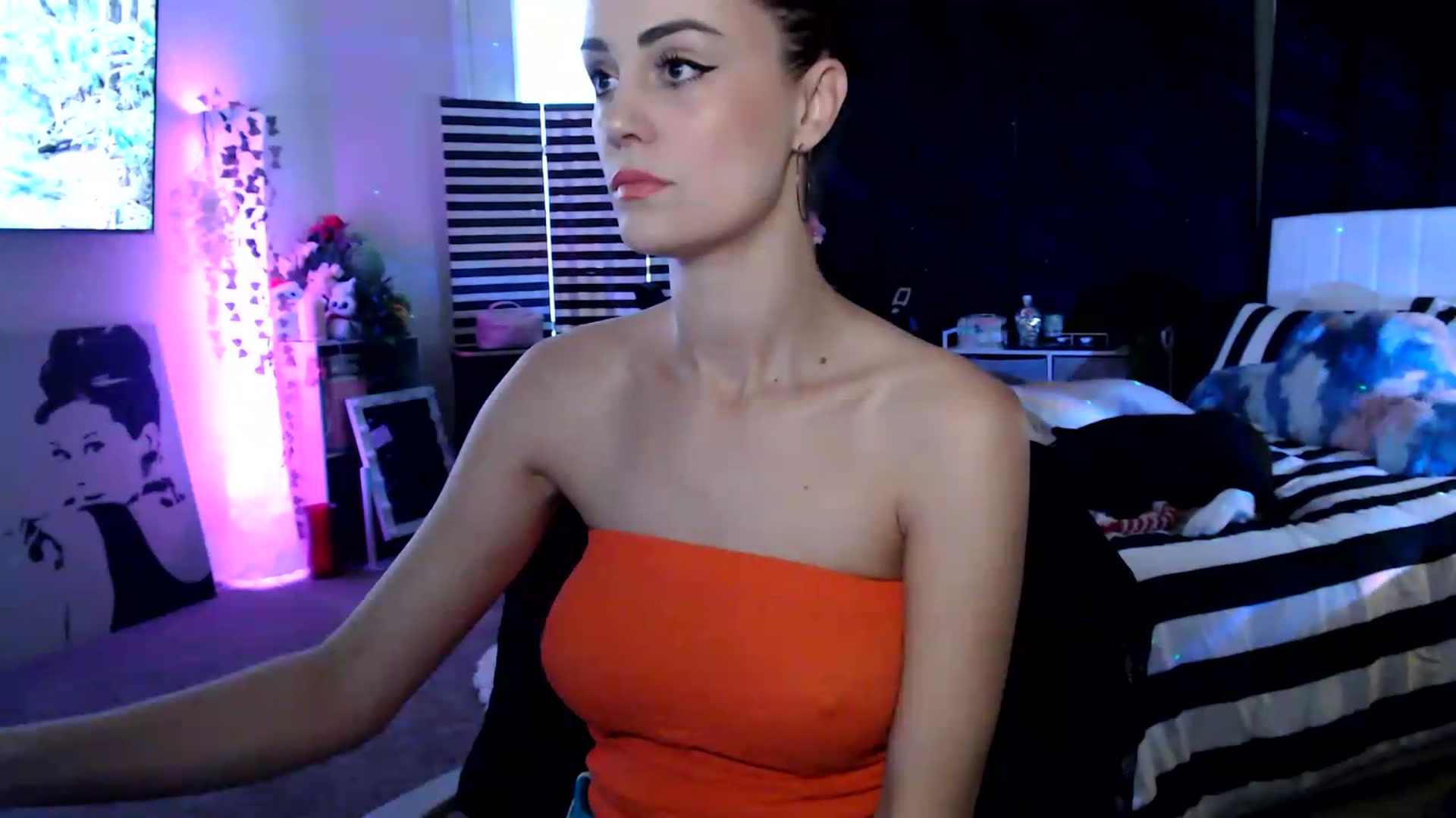 Gallery image thumbnail from HeidiKlumsy's myfreecams stream on, 06/15/2026, 23:19 image 2 of 20