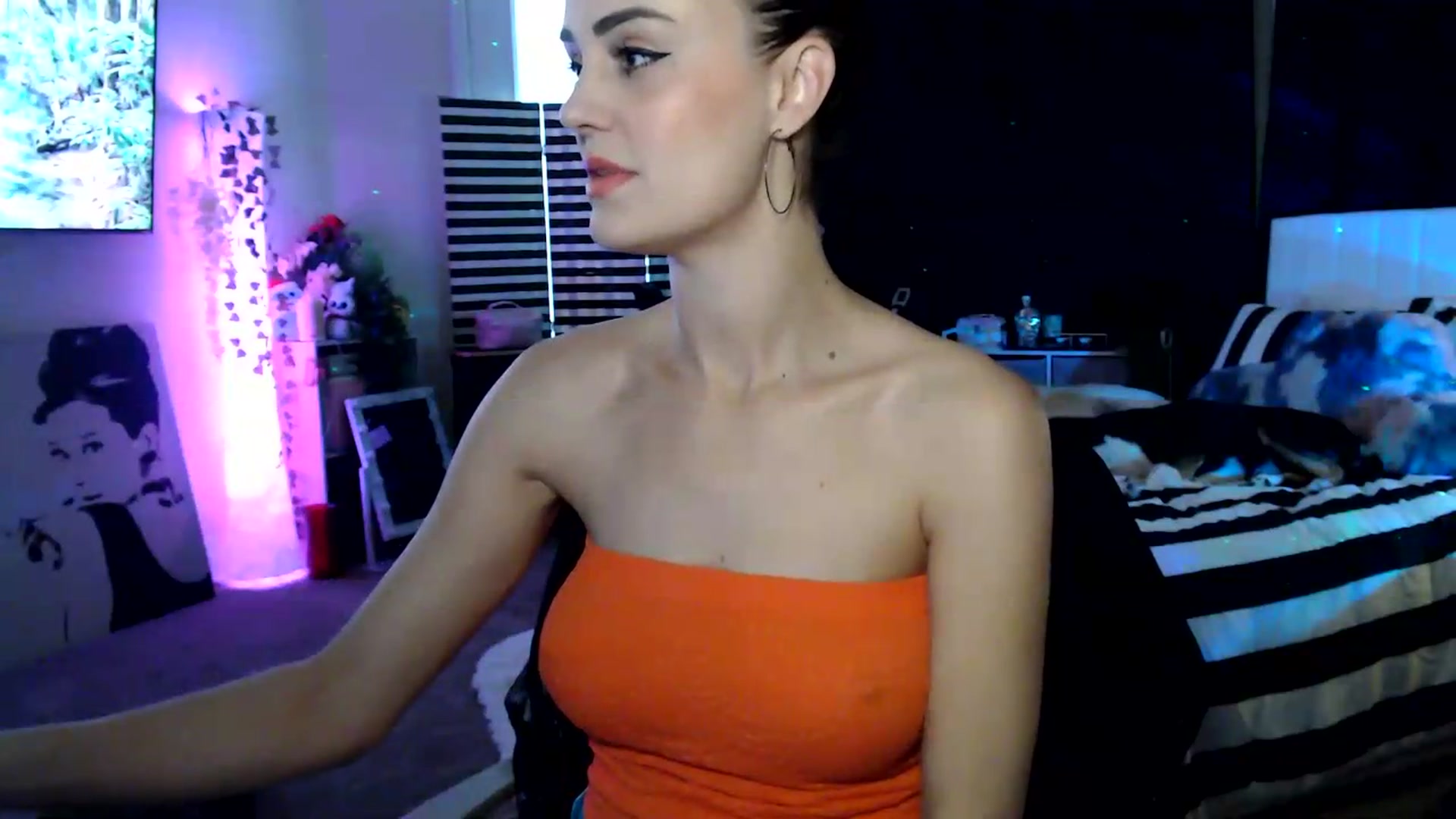 Gallery image thumbnail from HeidiKlumsy's myfreecams stream on, 06/15/2026, 23:19 image 14 of 20