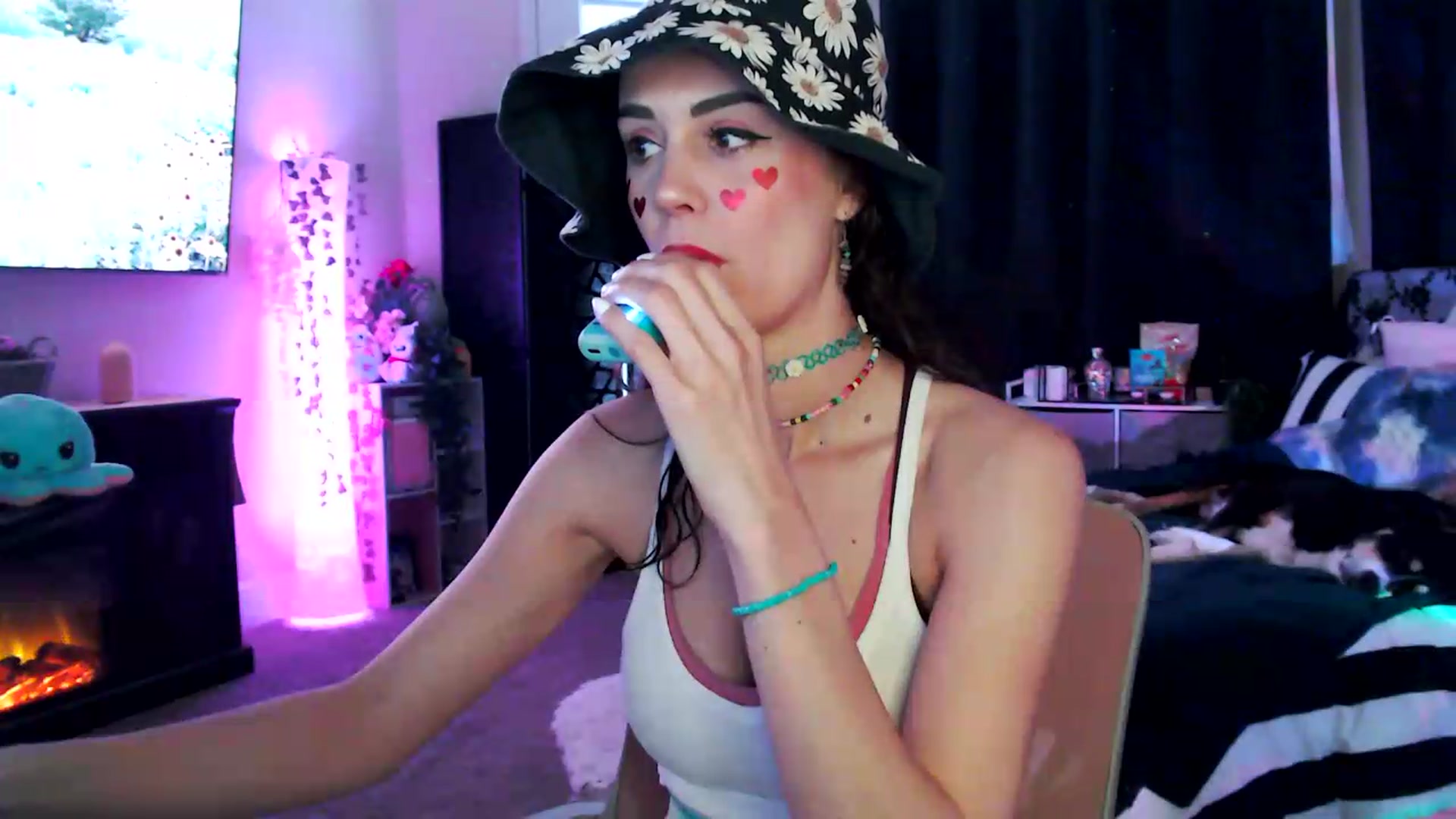 Gallery image thumbnail from HeidiKlumsy's myfreecams stream on, 06/18/2026, 21:42 image 8 of 20
