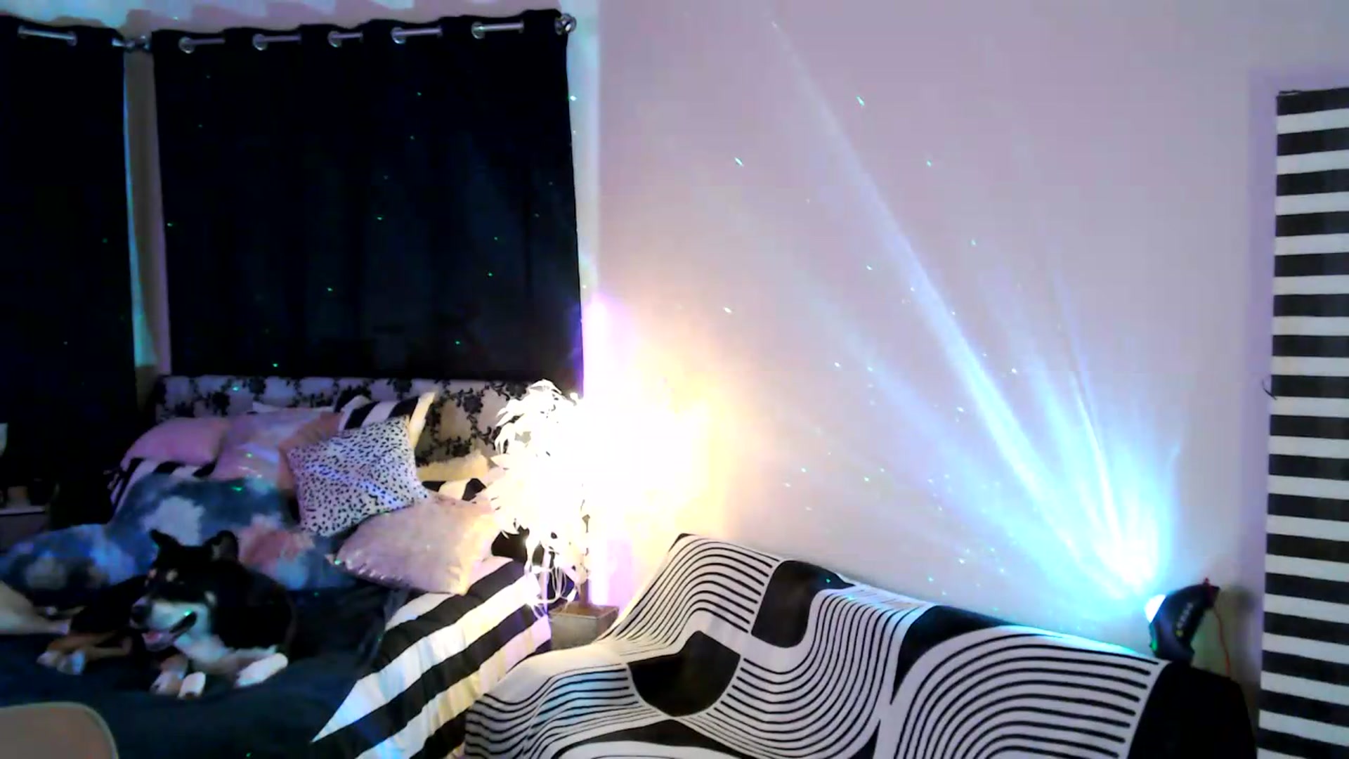 Gallery image thumbnail from HeidiKlumsy's myfreecams stream on, 06/19/2026, 04:20 image 8 of 20