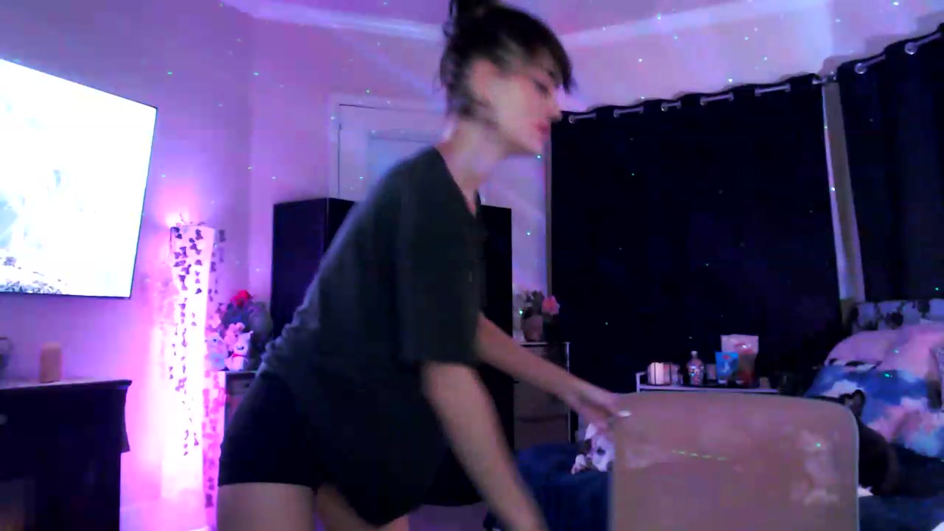 Gallery image thumbnail from HeidiKlumsy's myfreecams stream on, 06/19/2026, 04:20 image 3 of 20