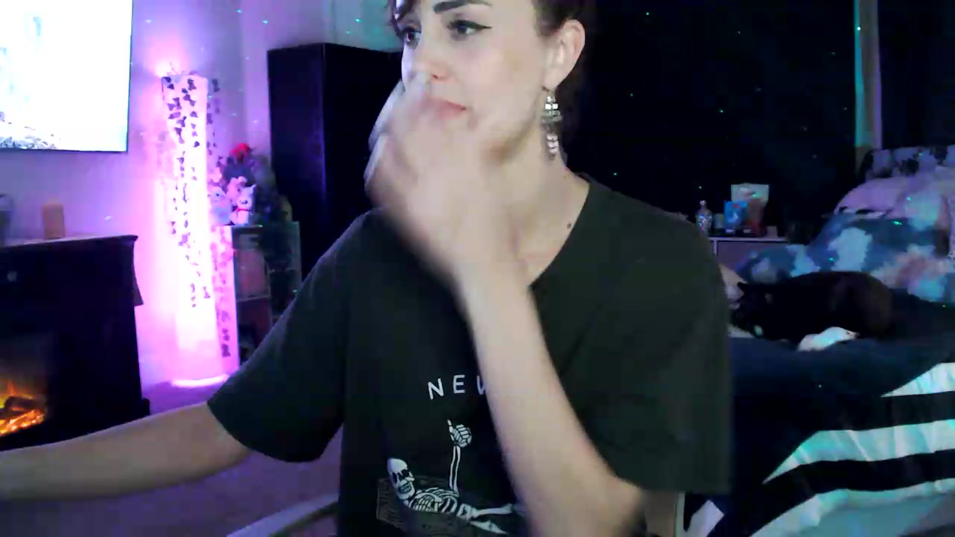 Gallery image thumbnail from HeidiKlumsy's myfreecams stream on, 06/19/2026, 04:20 image 6 of 20