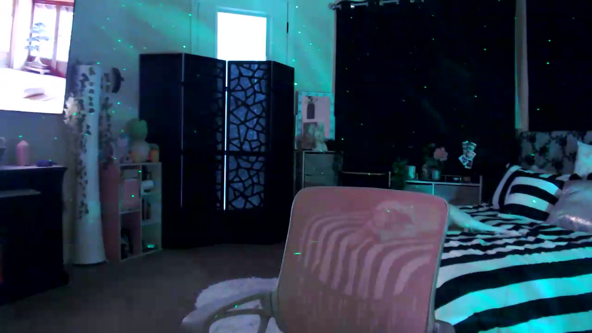 Gallery image thumbnail from HeidiKlumsy's myfreecams stream on, 06/25/2026, 01:33 image 2 of 20