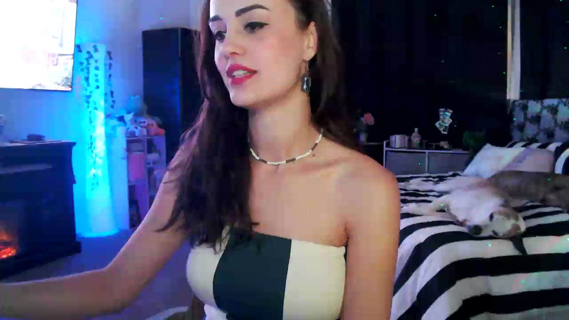 Gallery image thumbnail from HeidiKlumsy's myfreecams stream on, 06/30/2026, 24:04 image 13 of 20