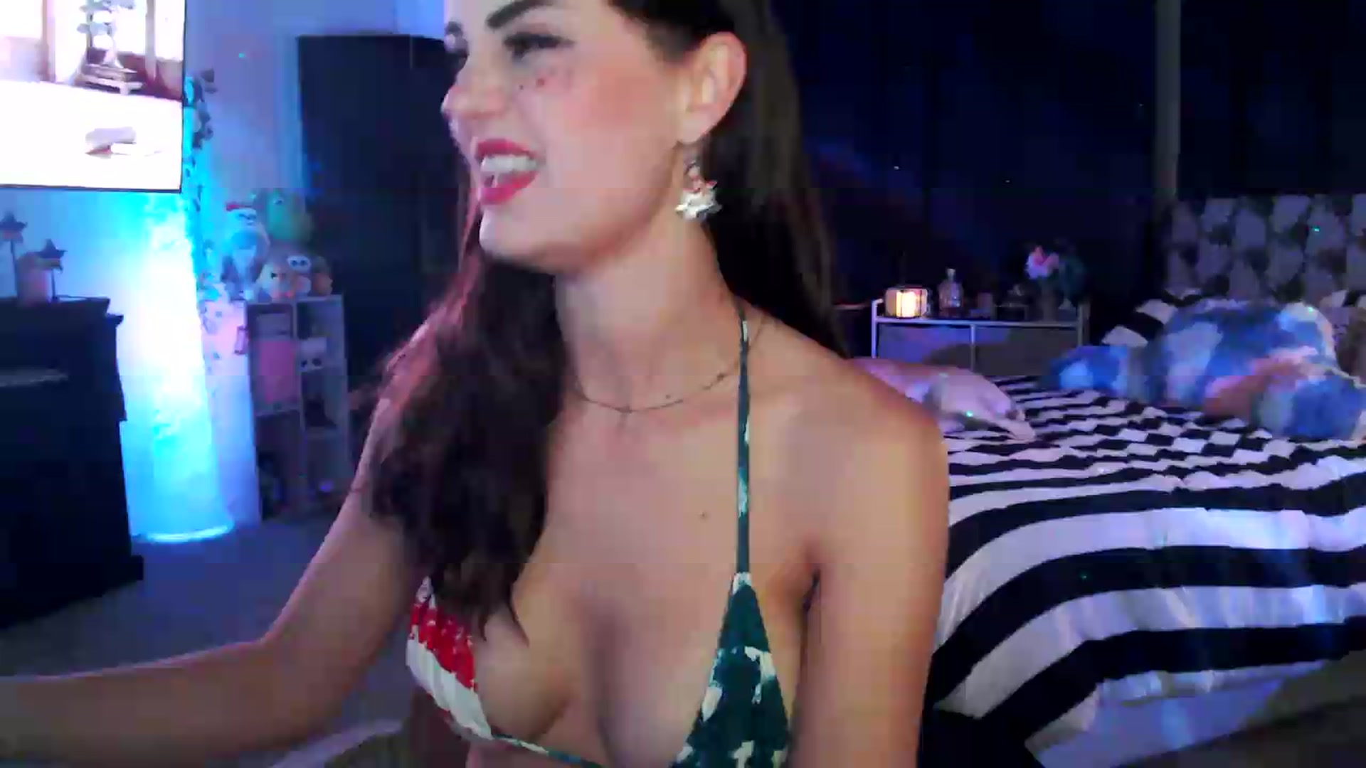 Gallery image thumbnail from HeidiKlumsy's myfreecams stream on, 07/13/2026, 06:59 image 1 of 20