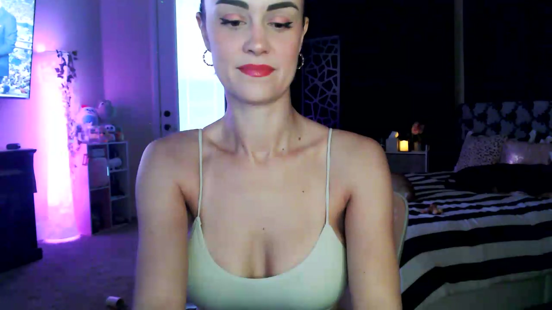 Gallery image thumbnail from HeidiKlumsy's myfreecams stream on, 07/15/2026, 21:07 image 4 of 20
