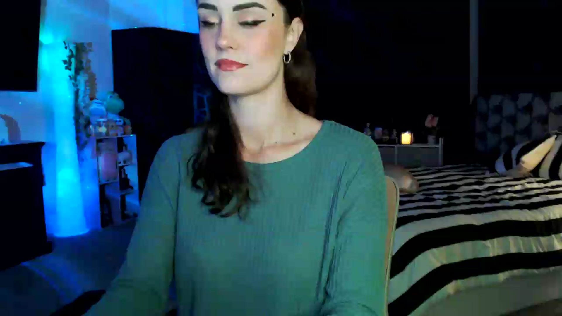 Gallery image thumbnail from HeidiKlumsy's myfreecams stream on, 07/17/2026, 03:51 image 13 of 20