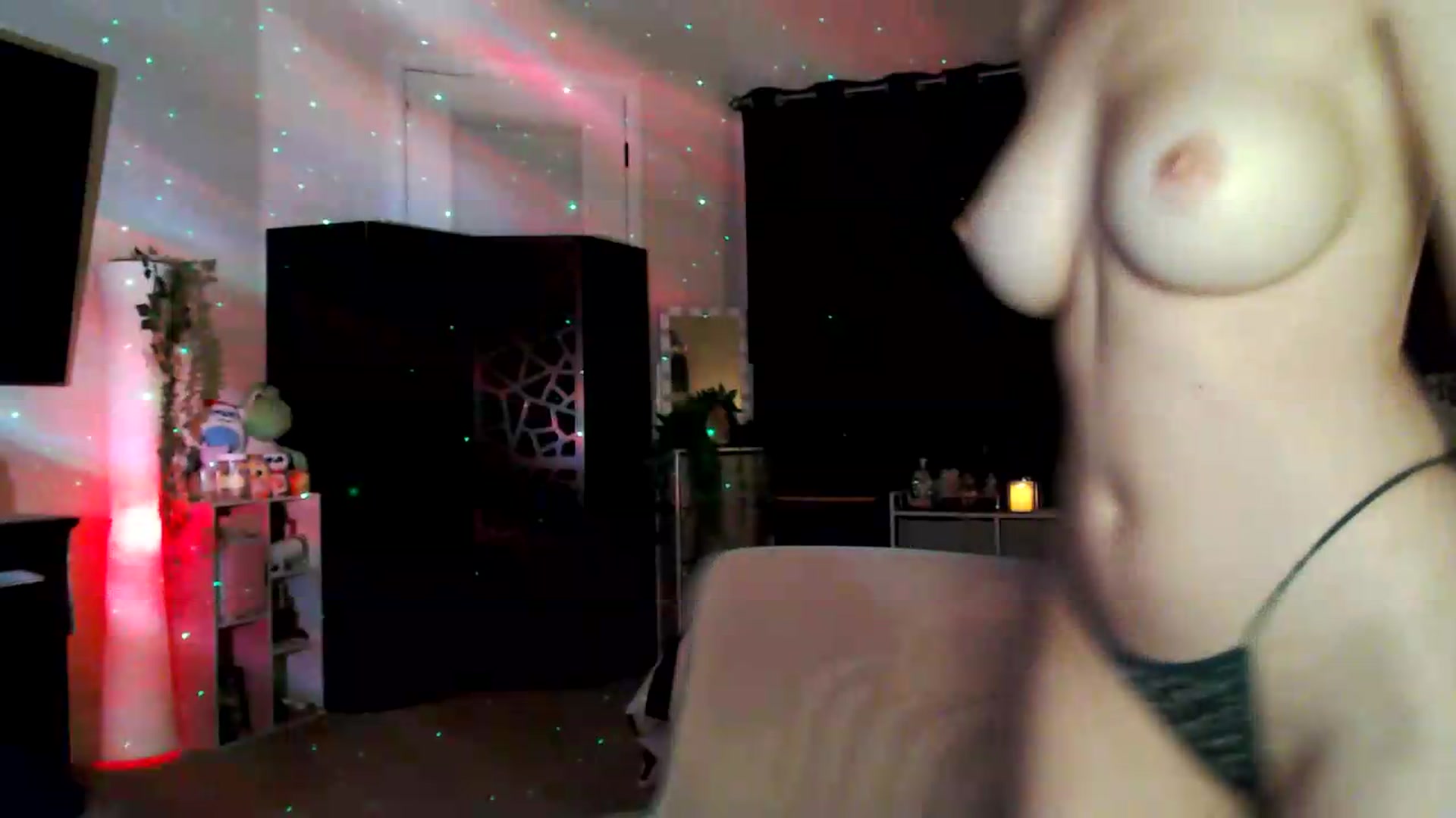 Gallery image thumbnail from HeidiKlumsy's myfreecams stream on, 07/17/2026, 04:15 image 9 of 20