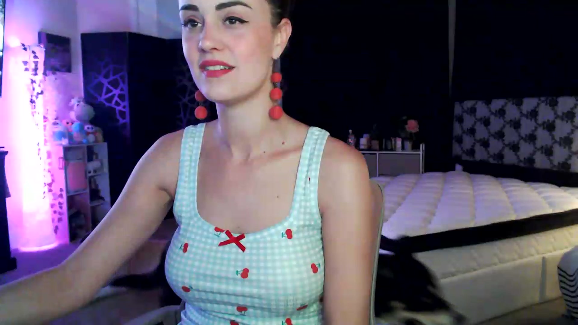 Gallery image thumbnail from HeidiKlumsy's myfreecams stream on, 07/22/2026, 03:05 image 7 of 20