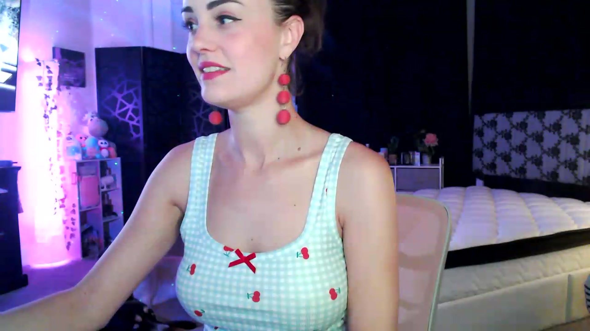Gallery image thumbnail from HeidiKlumsy's myfreecams stream on, 07/22/2026, 03:05 image 2 of 20