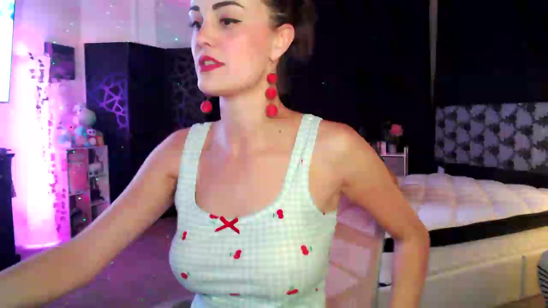 Gallery image thumbnail from HeidiKlumsy's myfreecams stream on, 07/22/2026, 03:05 image 12 of 20