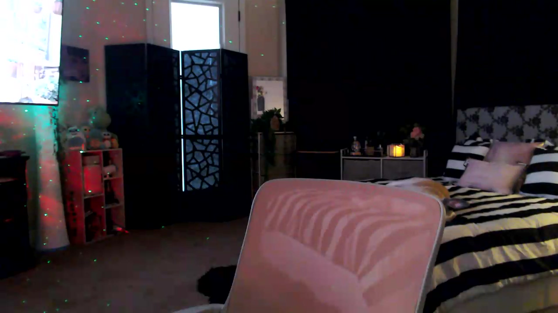 Gallery image thumbnail from HeidiKlumsy's myfreecams stream on, 07/23/2026, 24:32 image 19 of 20
