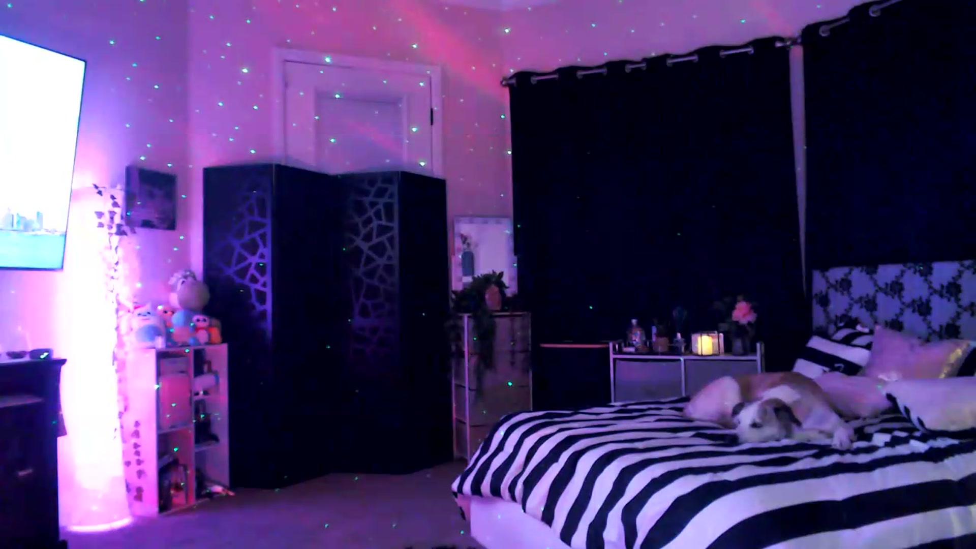 Gallery image thumbnail from HeidiKlumsy's myfreecams stream on, 07/24/2026, 07:04 image 6 of 20