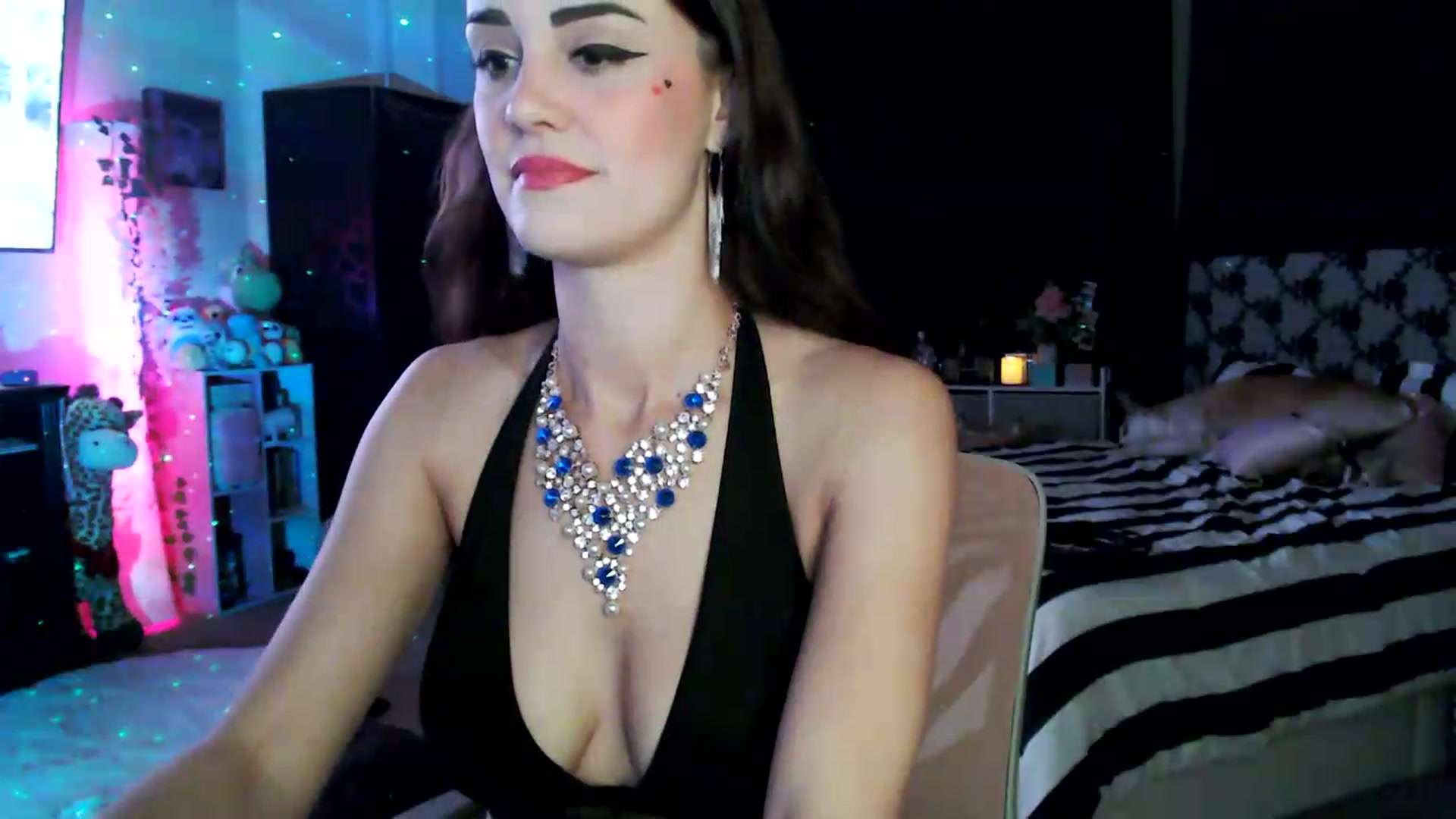 Gallery image thumbnail from HeidiKlumsy's myfreecams stream on, 07/26/2026, 04:43 image 16 of 20