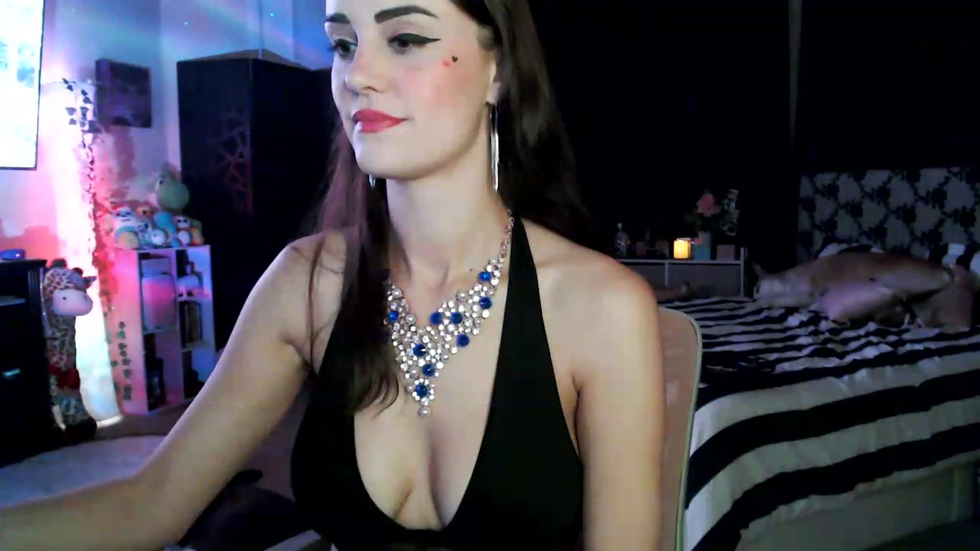Gallery image thumbnail from HeidiKlumsy's myfreecams stream on, 07/26/2026, 04:43 image 14 of 20