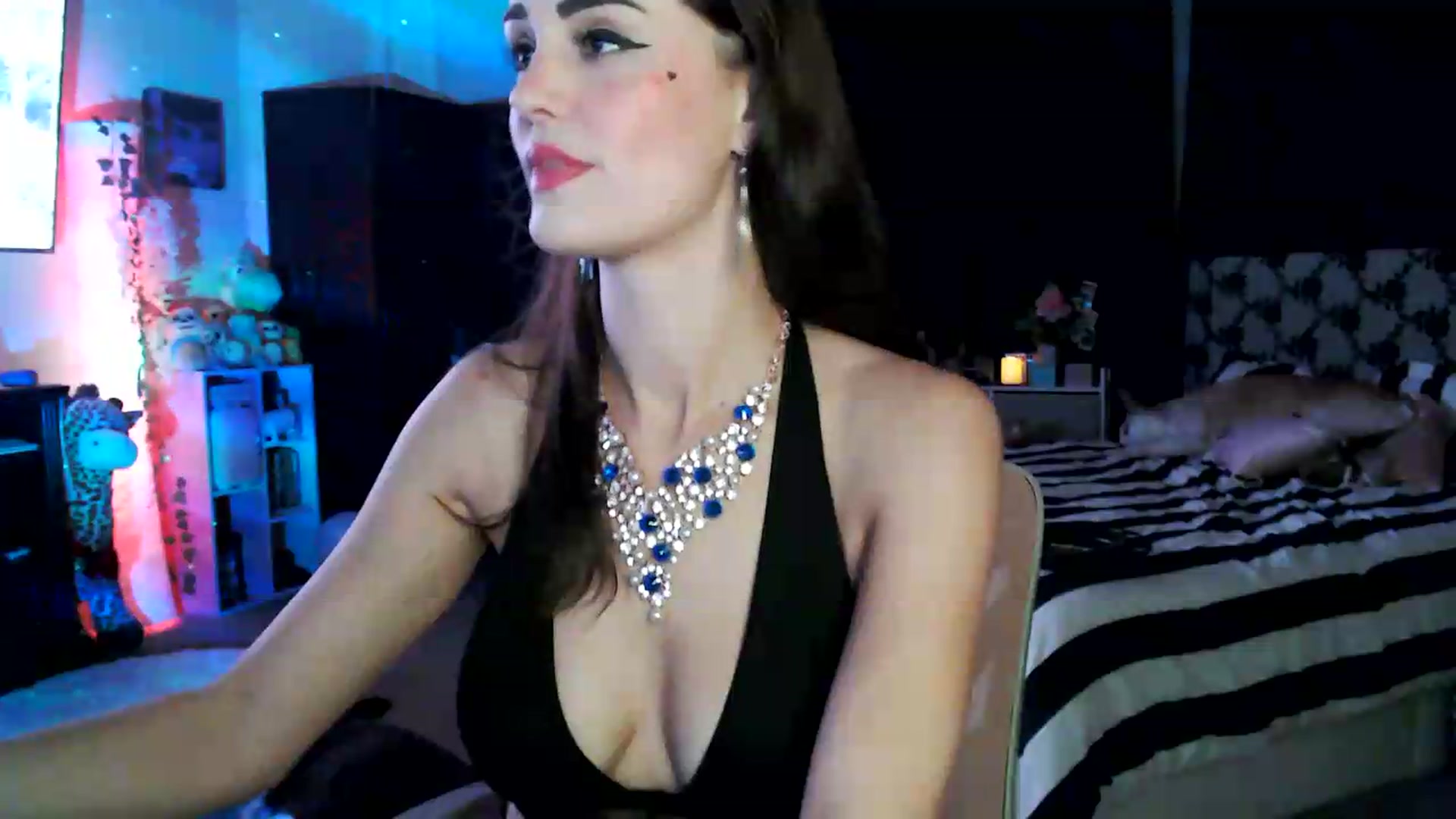 Gallery image thumbnail from HeidiKlumsy's myfreecams stream on, 07/26/2026, 04:43 image 12 of 20