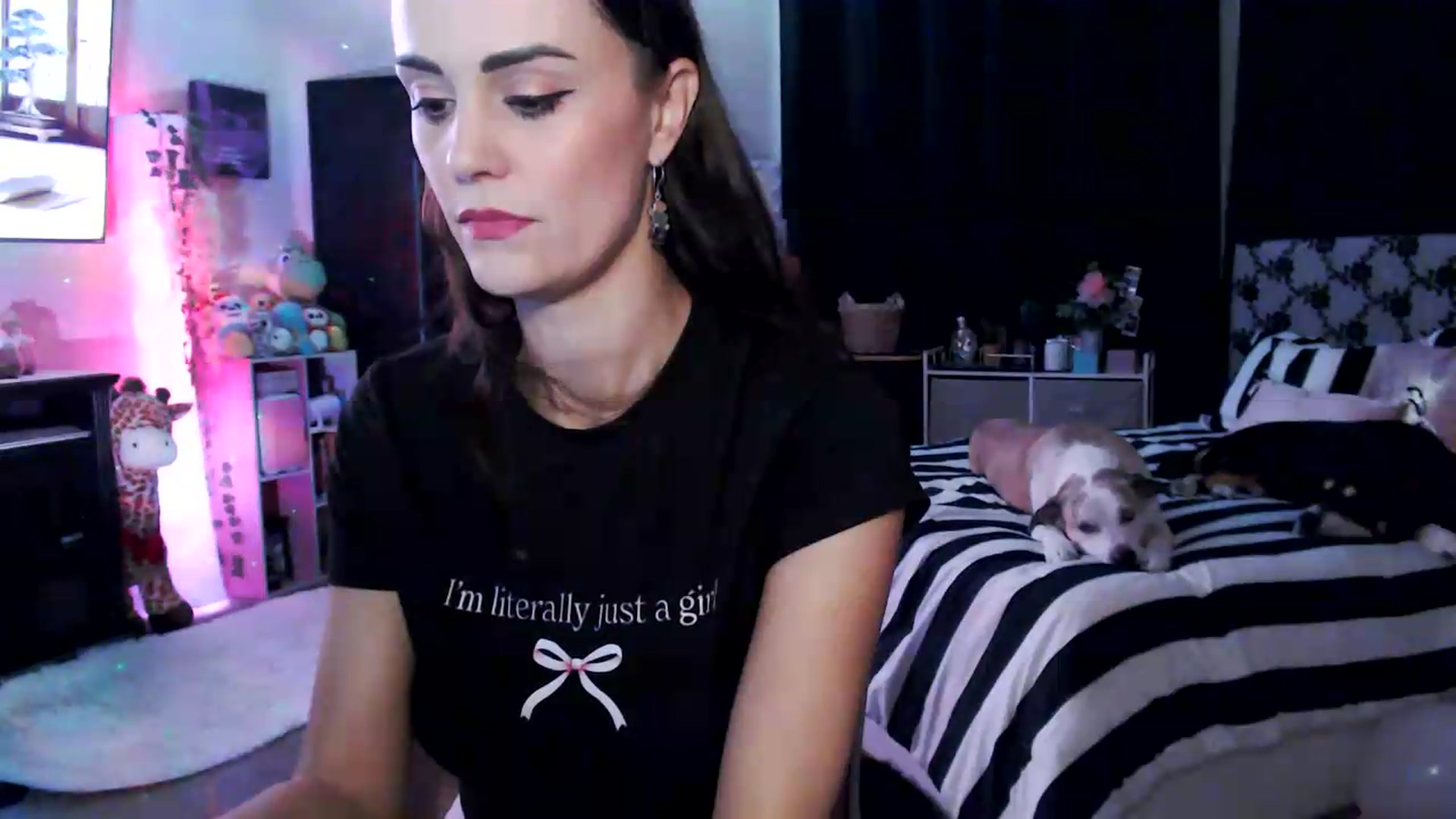 Gallery image thumbnail from HeidiKlumsy's myfreecams stream on, 07/27/2026, 21:49 image 9 of 20