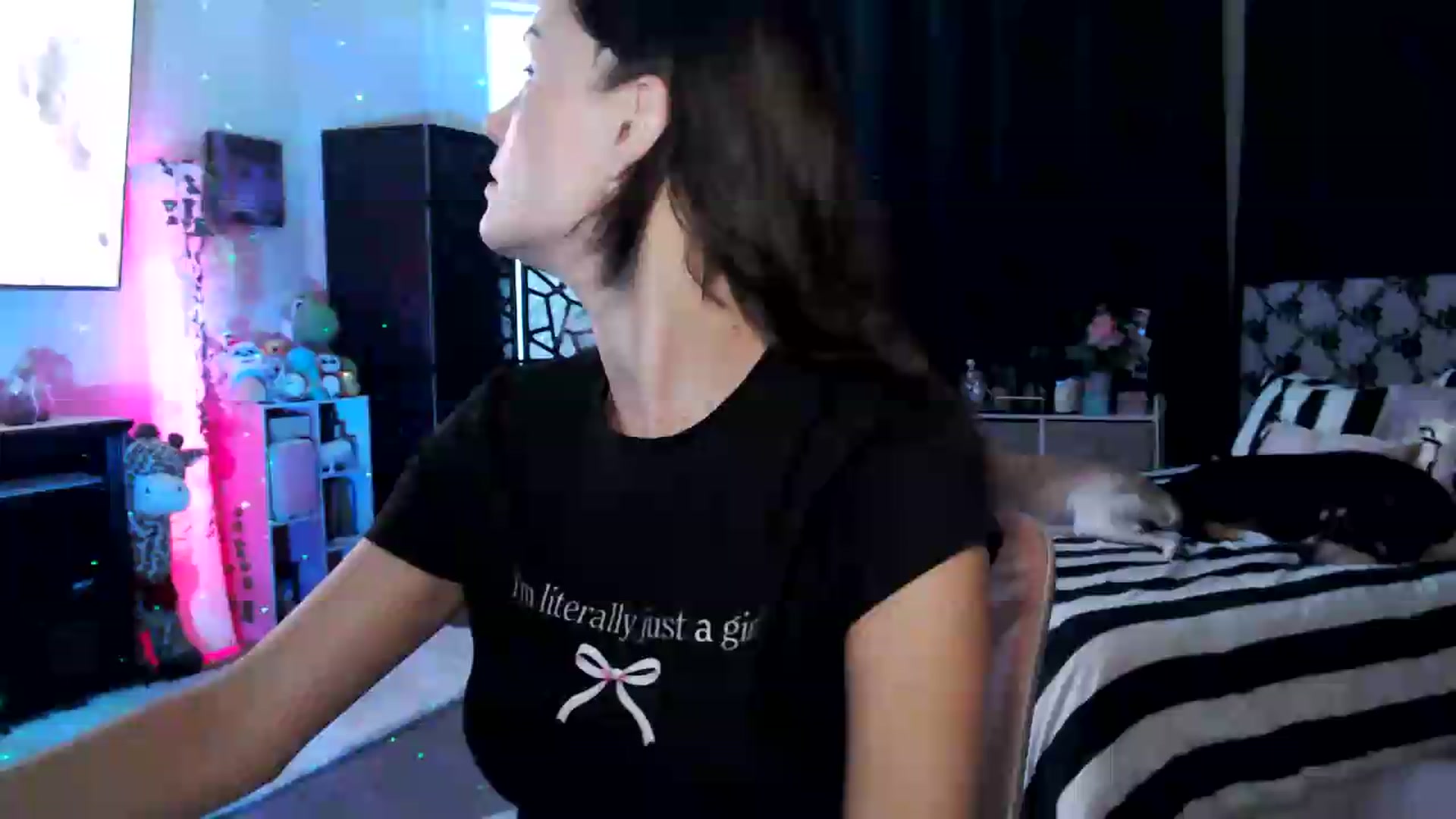 Gallery image thumbnail from HeidiKlumsy's myfreecams stream on, 07/27/2026, 21:49 image 1 of 20