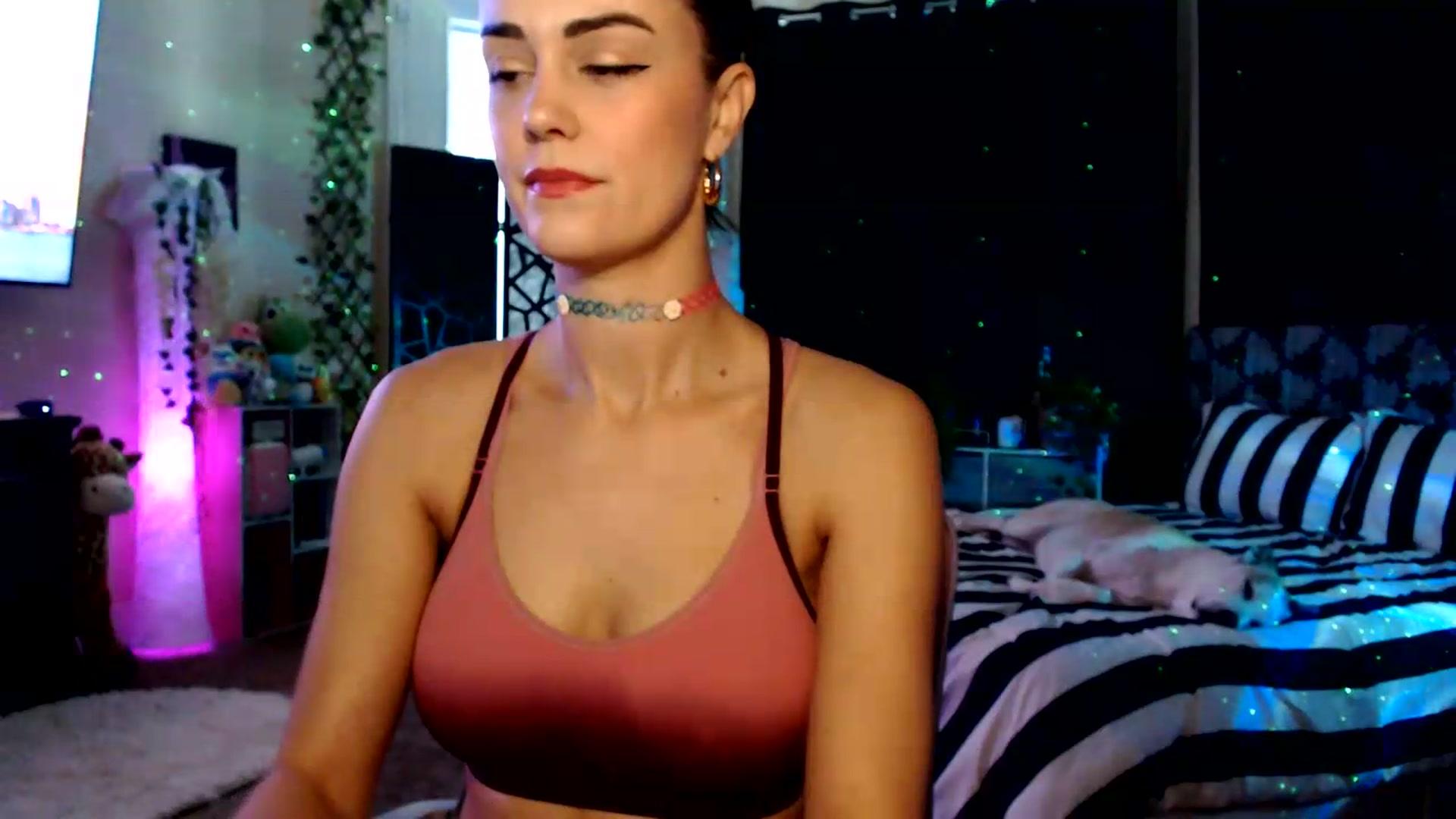 Gallery image thumbnail from HeidiKlumsy's myfreecams stream on, 07/28/2026, 21:20 image 12 of 20