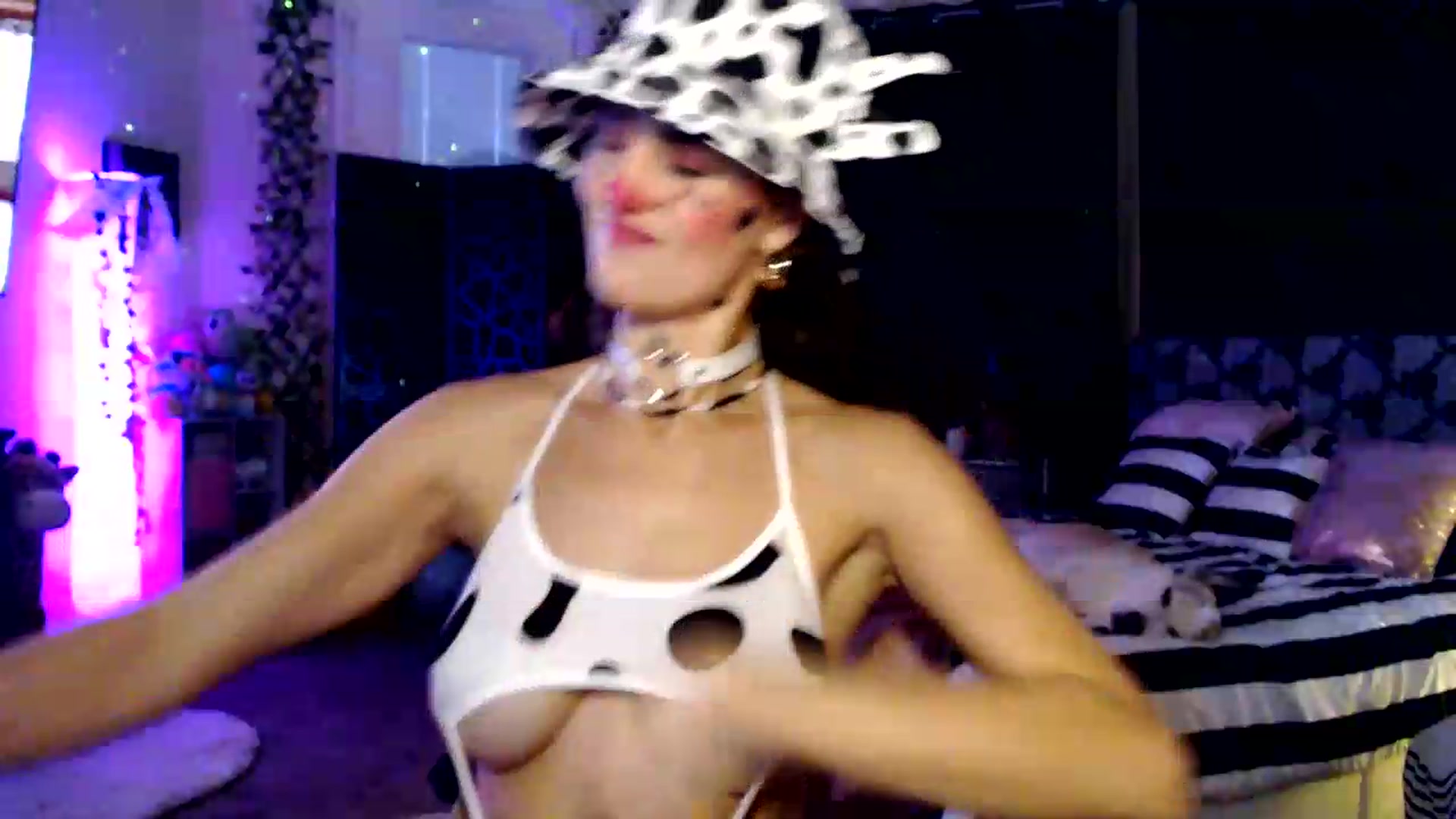 Gallery image thumbnail from HeidiKlumsy's myfreecams stream on, 07/29/2026, 02:46 image 10 of 20