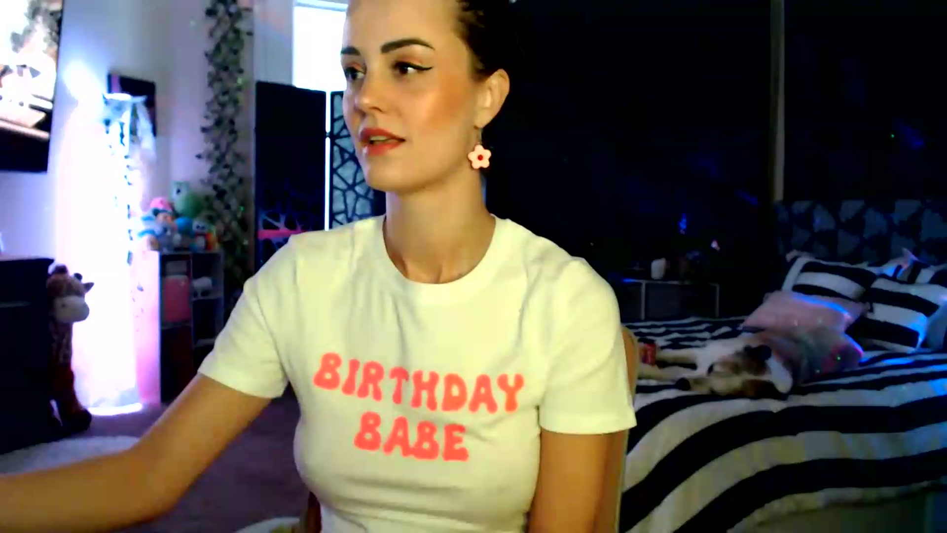 Gallery image thumbnail from HeidiKlumsy's myfreecams stream on, 07/29/2026, 22:05 image 16 of 20