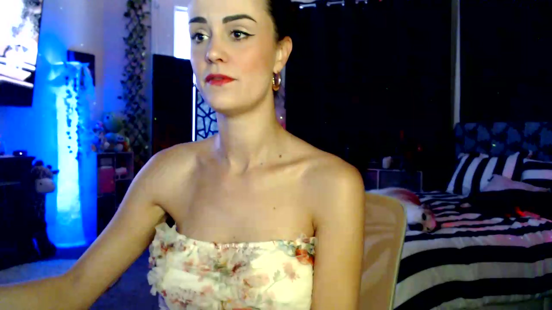 Gallery image thumbnail from HeidiKlumsy's myfreecams stream on, 07/30/2026, 22:31 image 17 of 20