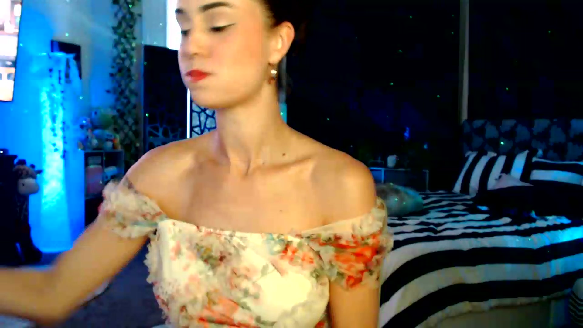 Gallery image thumbnail from HeidiKlumsy's myfreecams stream on, 07/30/2026, 22:31 image 3 of 20