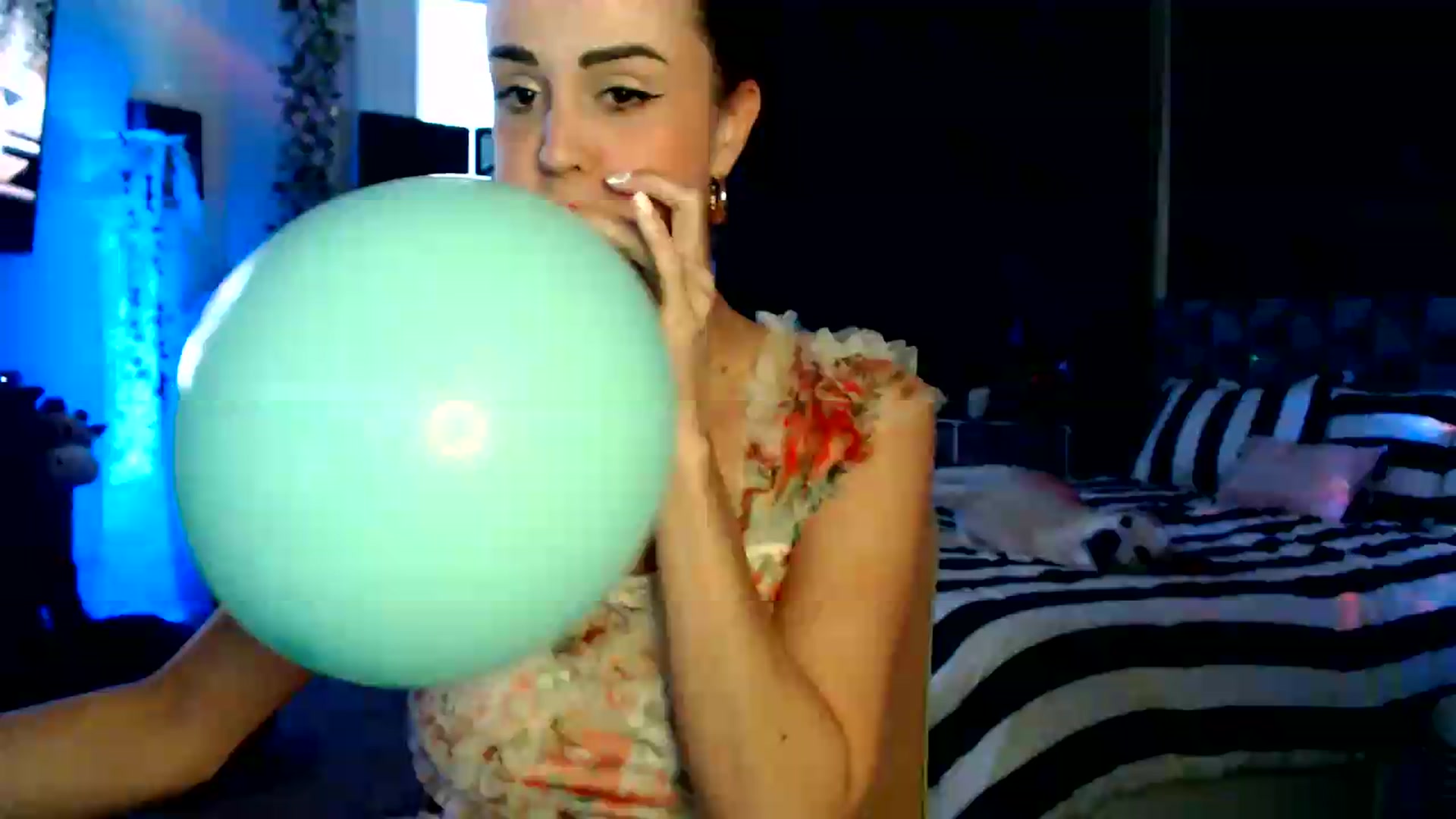 Gallery image thumbnail from HeidiKlumsy's myfreecams stream on, 07/30/2026, 22:31 image 1 of 20