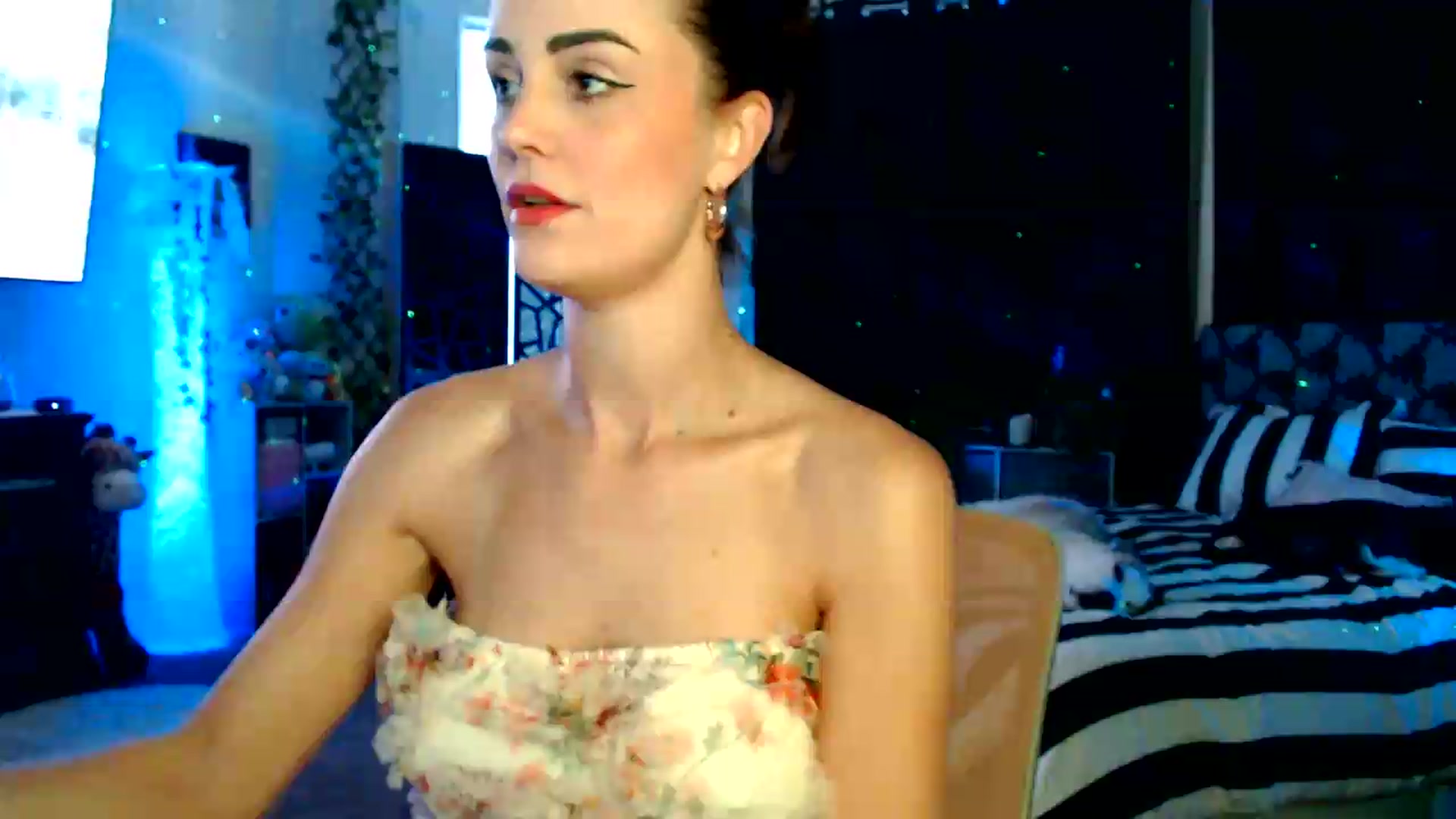 Gallery image thumbnail from HeidiKlumsy's myfreecams stream on, 07/30/2026, 22:31 image 18 of 20