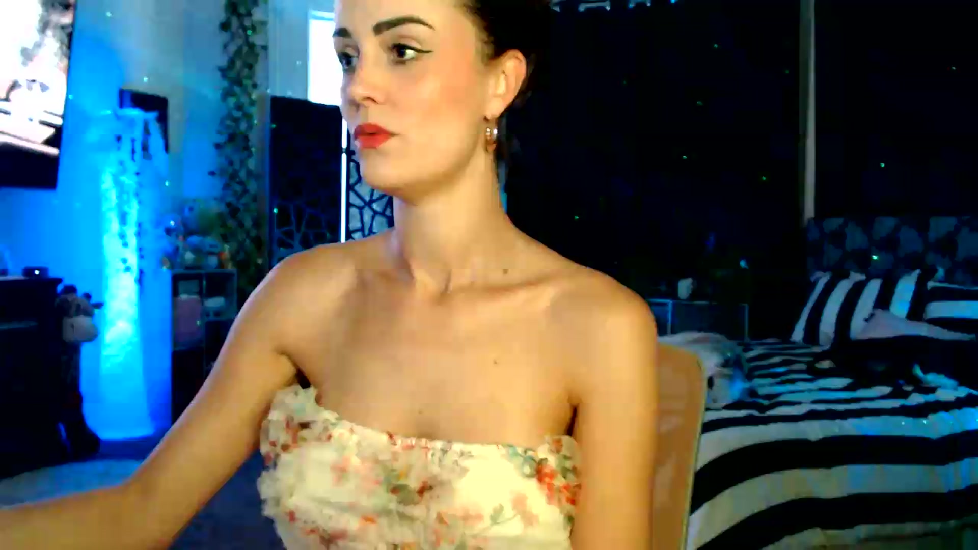 Gallery image thumbnail from HeidiKlumsy's myfreecams stream on, 07/30/2026, 22:31 image 15 of 20