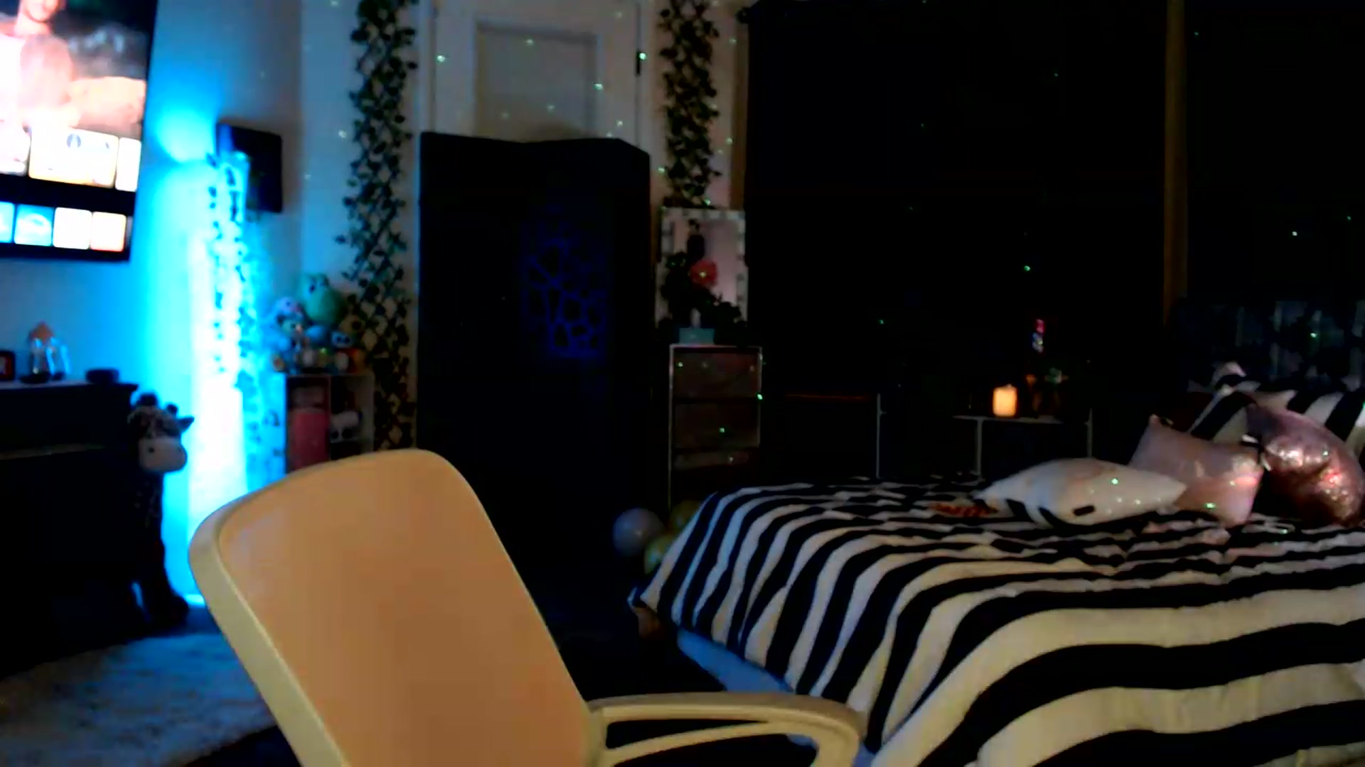 Gallery image thumbnail from HeidiKlumsy's myfreecams stream on, 07/31/2026, 05:50 image 19 of 20