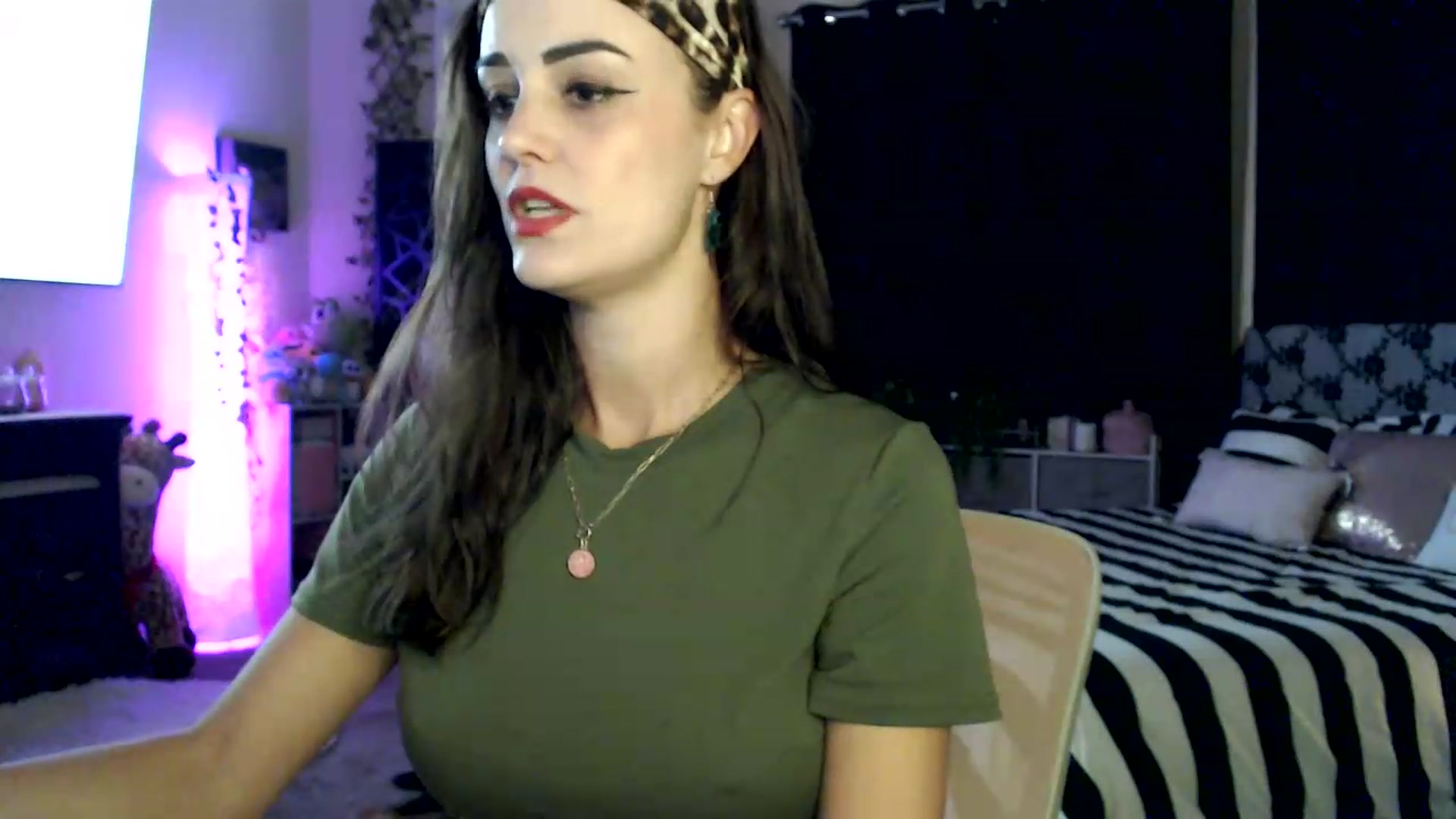 Gallery image thumbnail from HeidiKlumsy's myfreecams stream on, 08/11/2026, 24:35 image 17 of 20