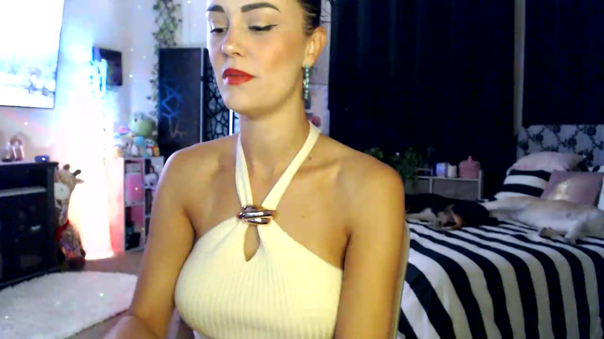 Gallery image thumbnail from HeidiKlumsy's myfreecams stream on, 08/11/2026, 21:05 image 2 of 20